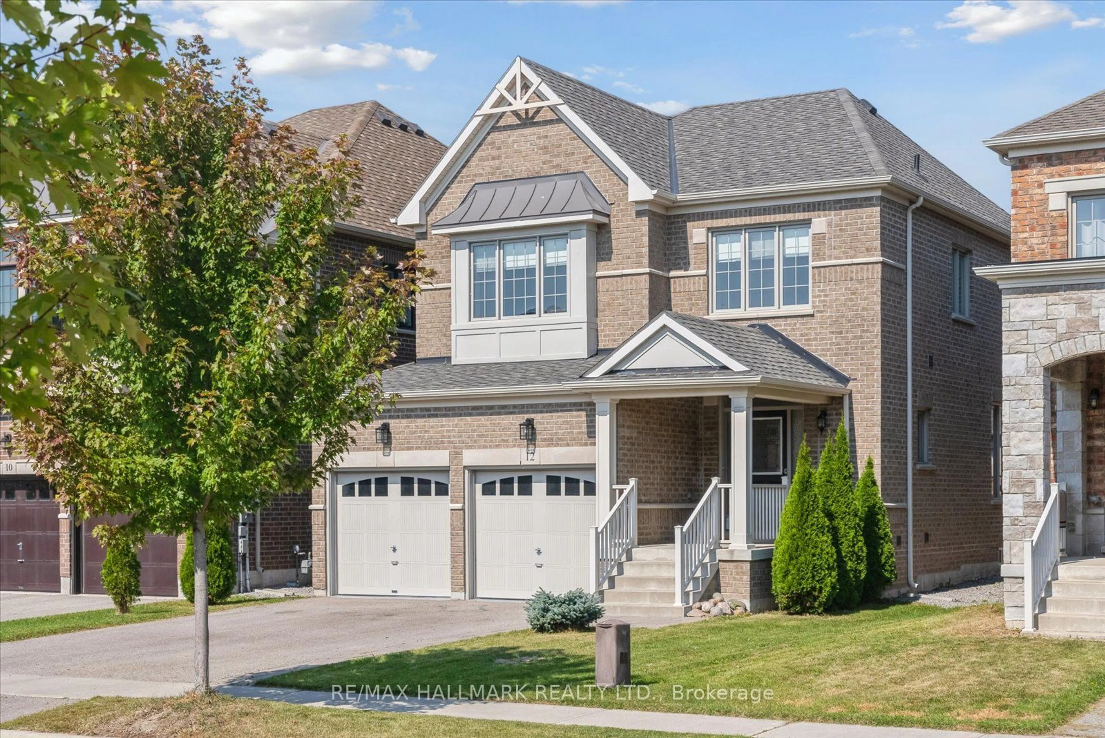 Home with brick exterior material for 12 Deer Pass Rd, East Gwillimbury Ontario L9N 0S5