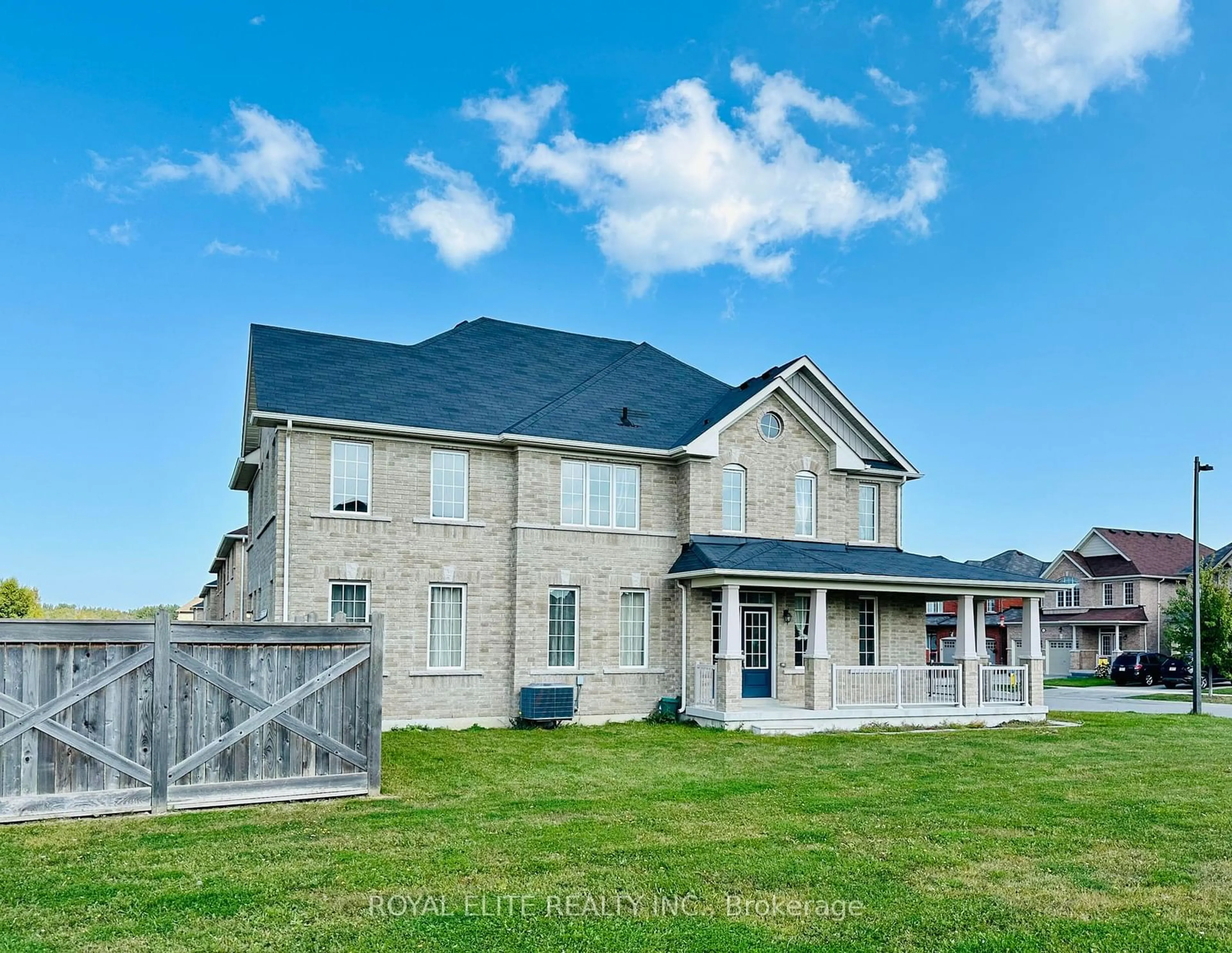 Frontside or backside of a home for 52 Lampkin St, Georgina Ontario L0E 1R0