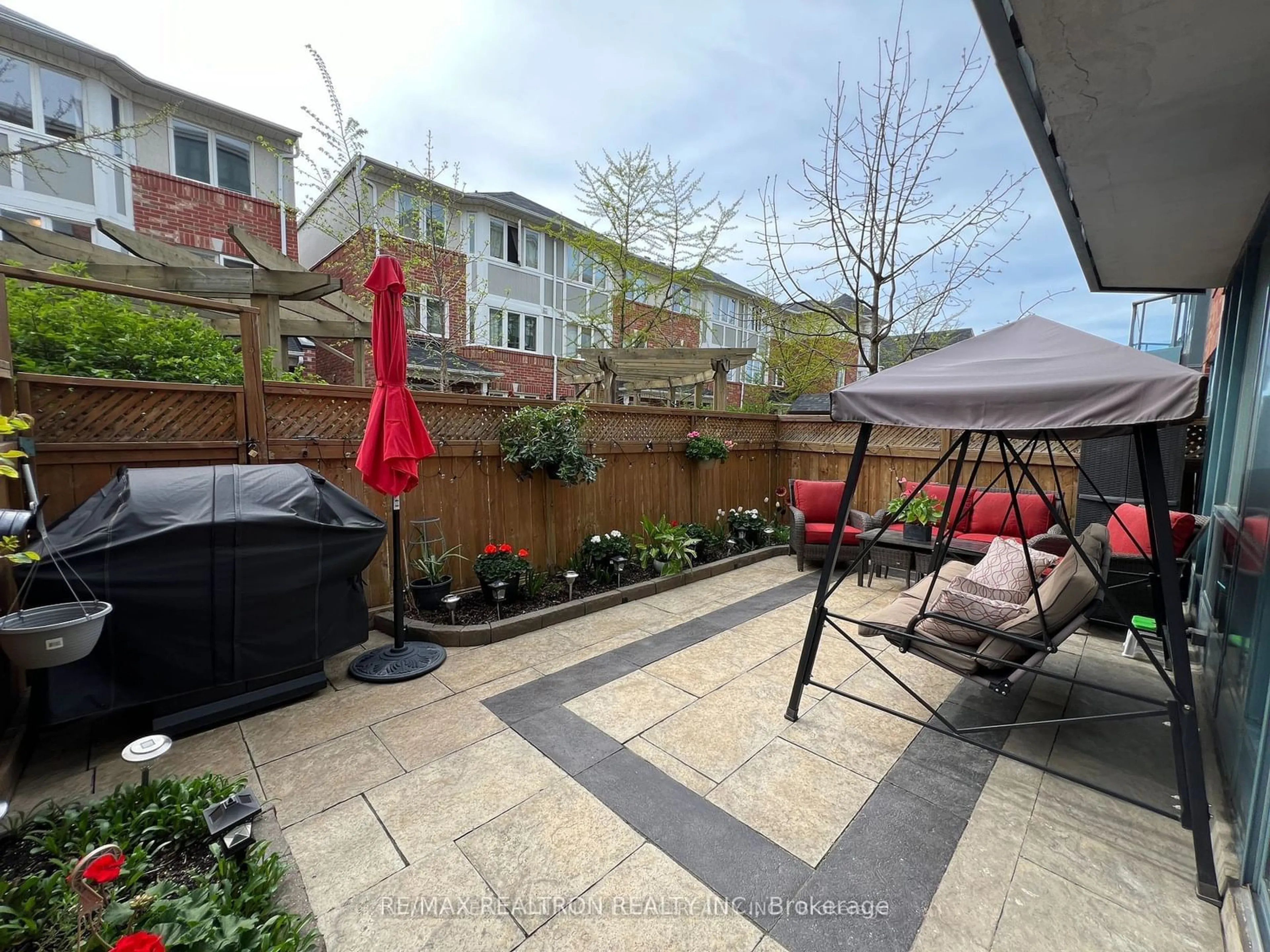 Patio, the fenced backyard for 7378 Yonge St #111, Vaughan Ontario L4J 8J1