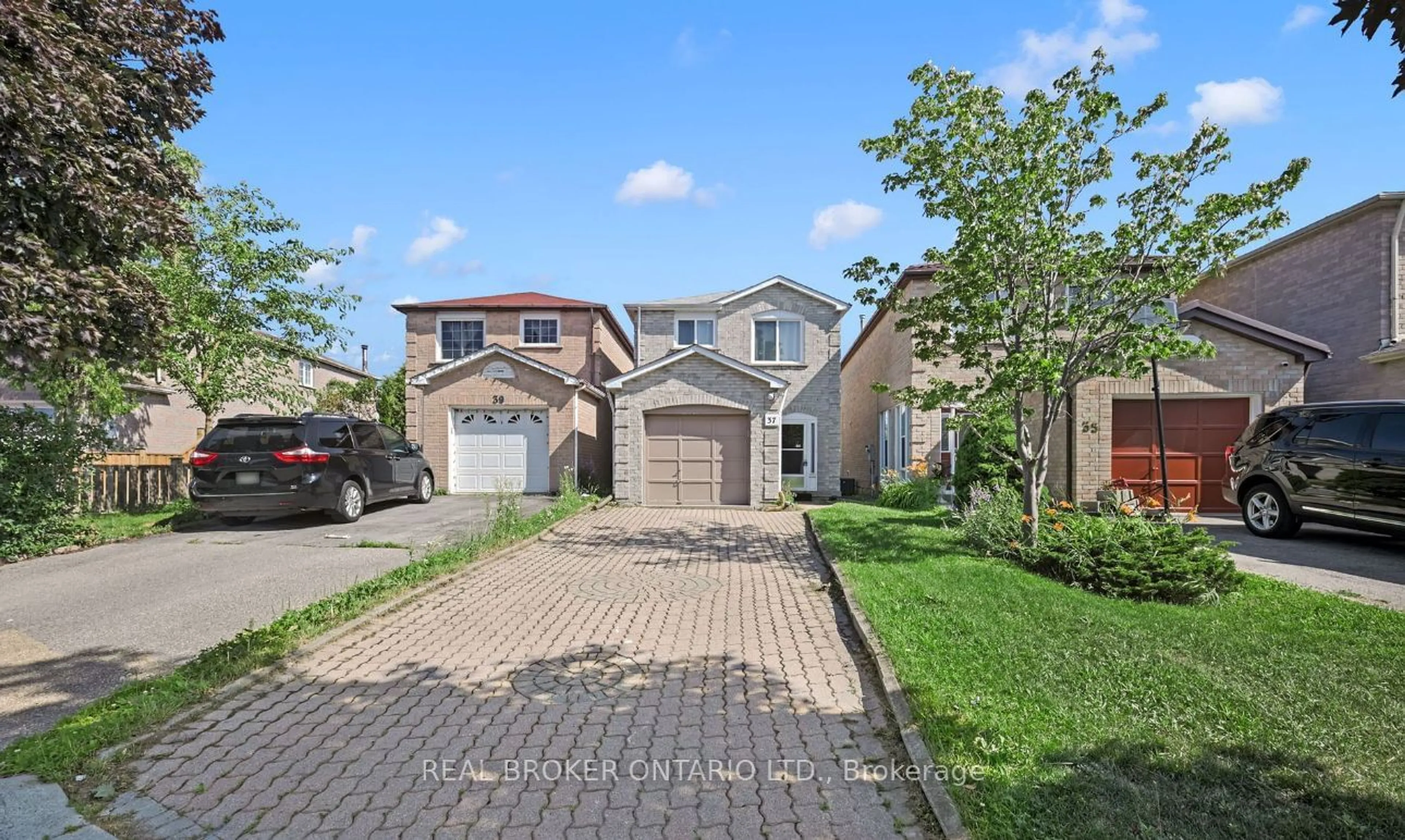 A pic from exterior of the house or condo for 37 Stather Cres, Markham Ontario L3S 1C9