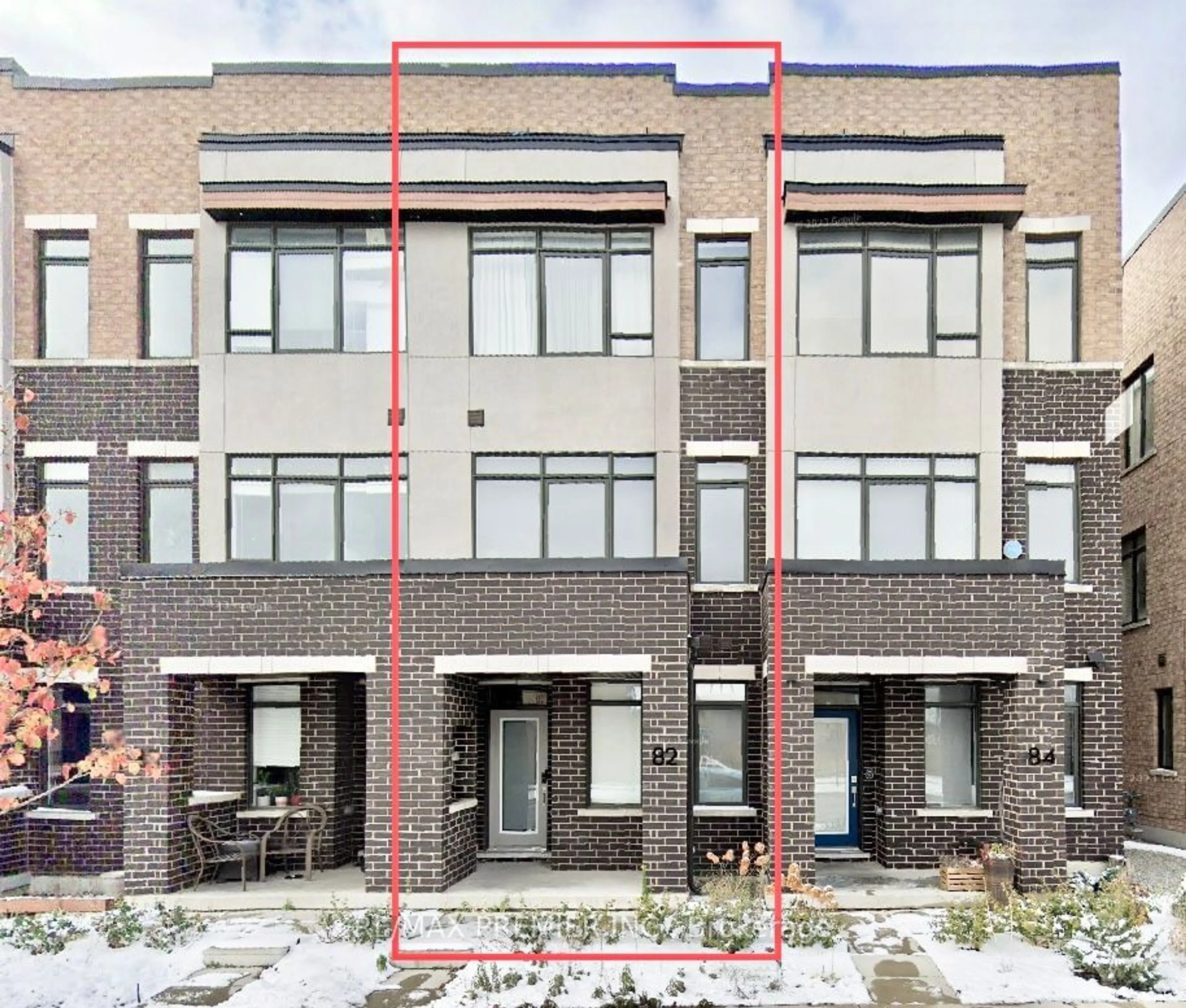 A pic from exterior of the house or condo for 82 Troon Ave, Vaughan Ontario L6A 4Z1