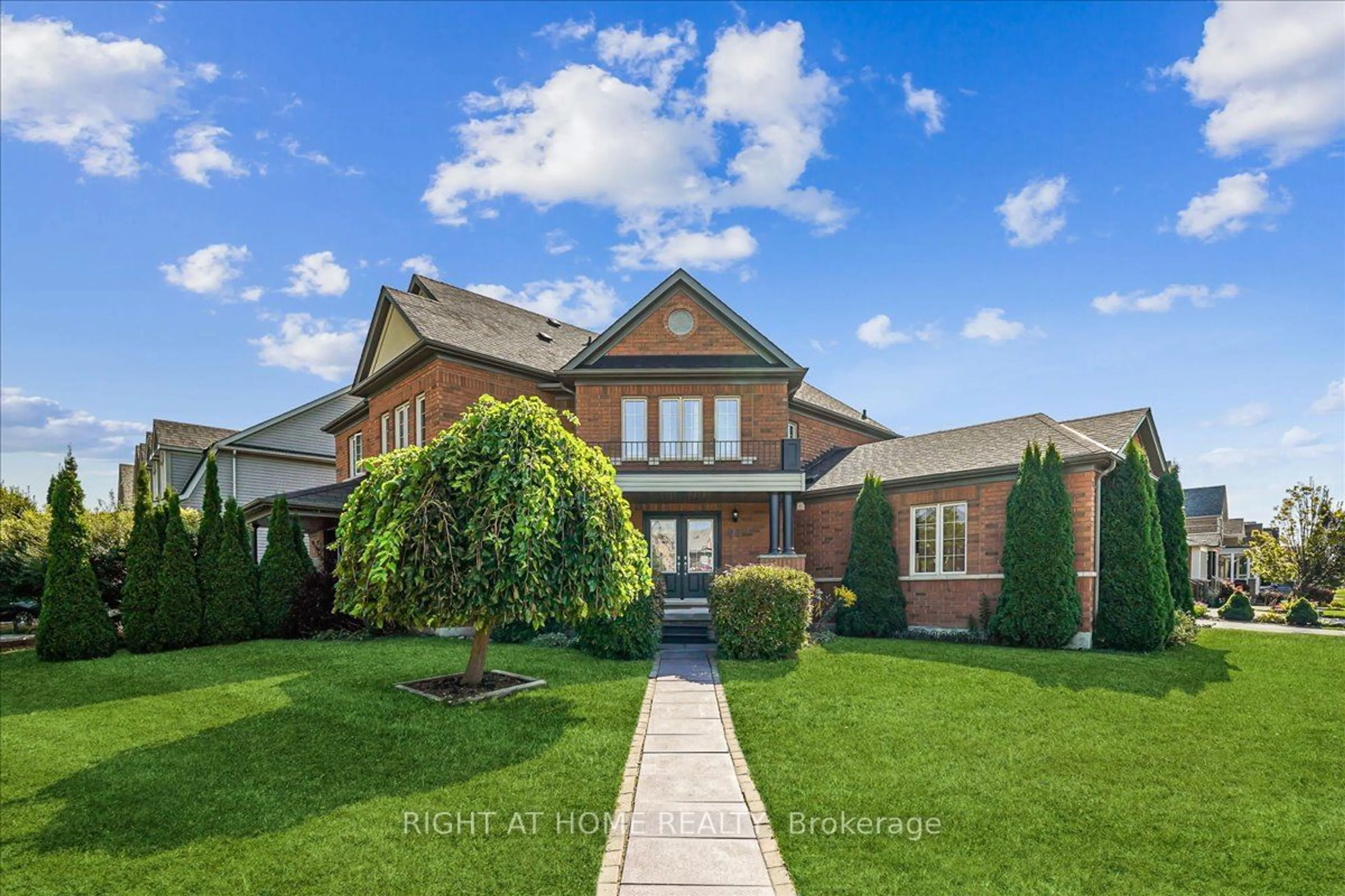 Frontside or backside of a home, the street view for 77 West Park Ave, Bradford West Gwillimbury Ontario L3Z 0A7