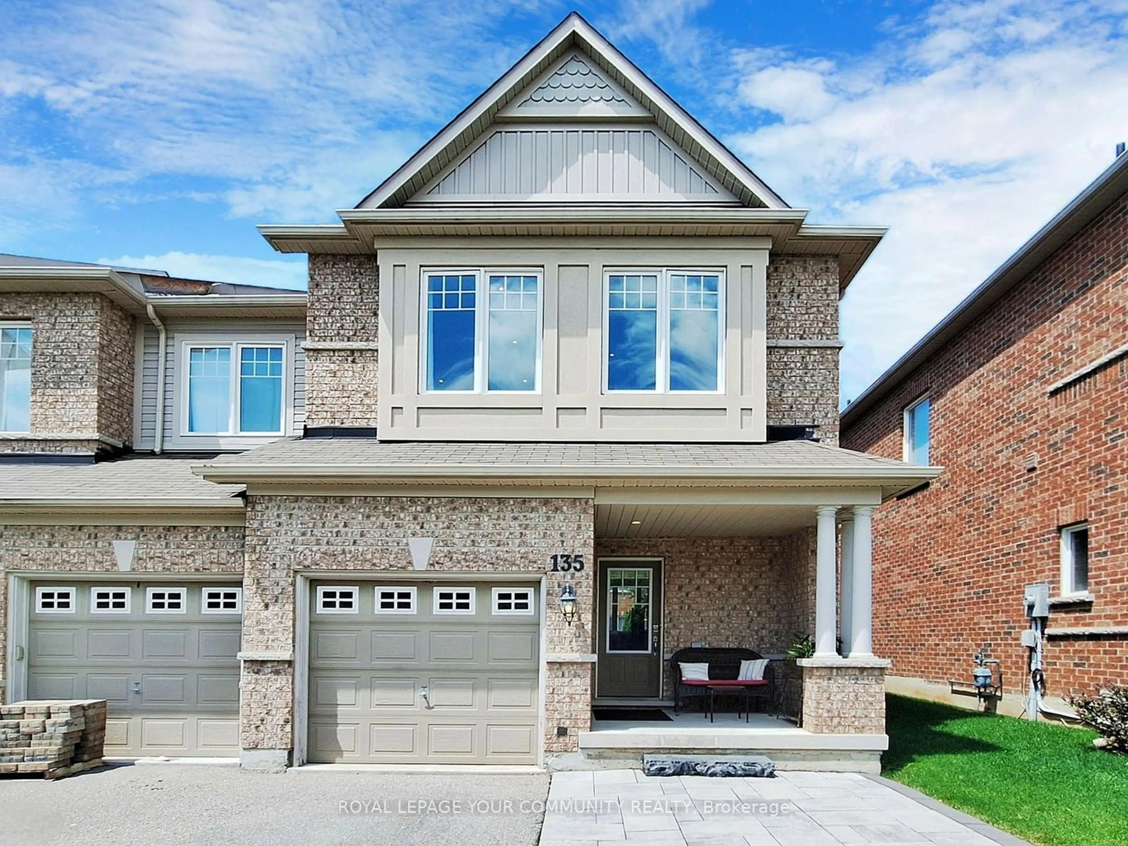 Home with brick exterior material for 135 Courtland Cres, East Gwillimbury Ontario L9N 0B1