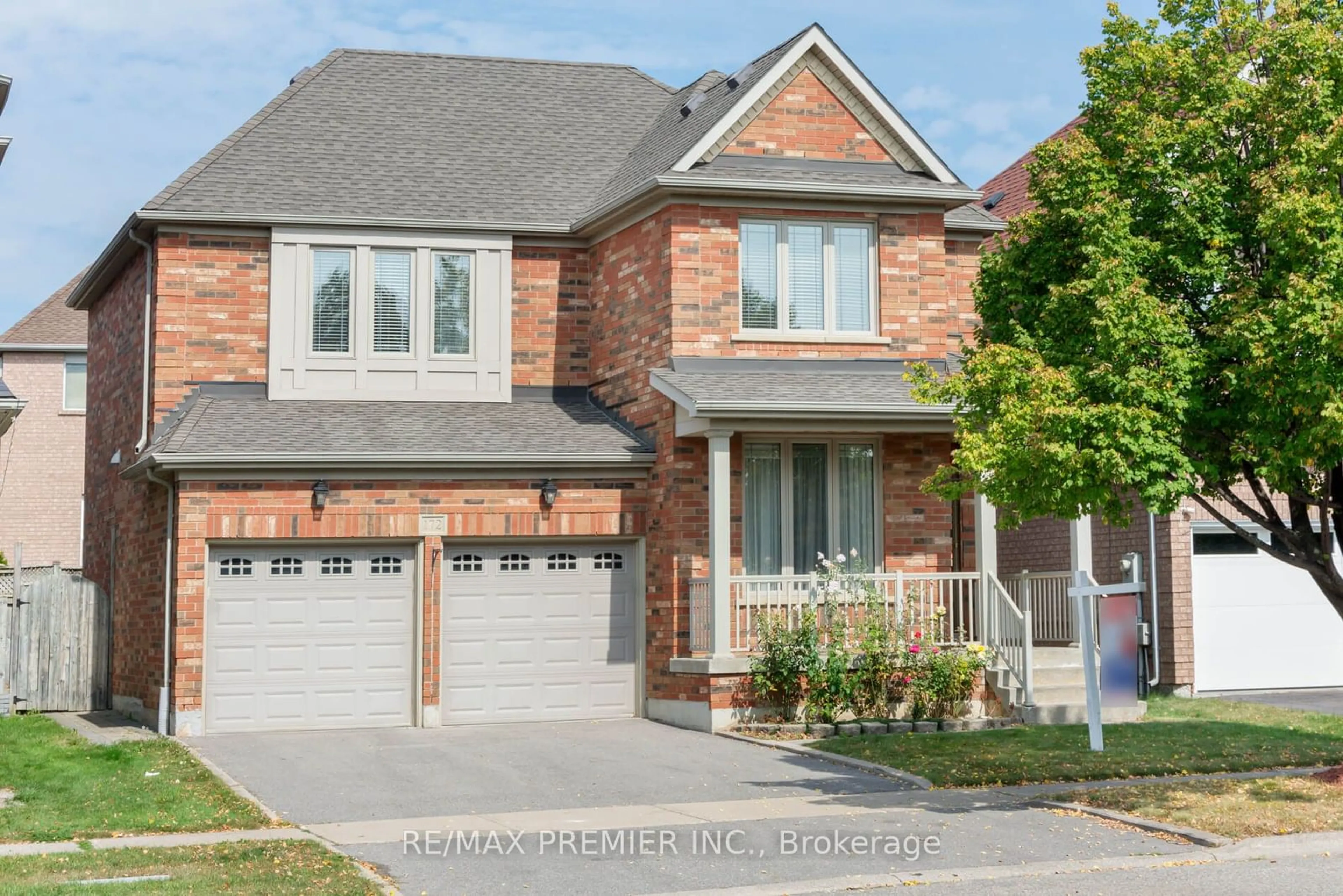 Home with brick exterior material for 172 Dufferin Hill Dr, Vaughan Ontario L4K 5J4