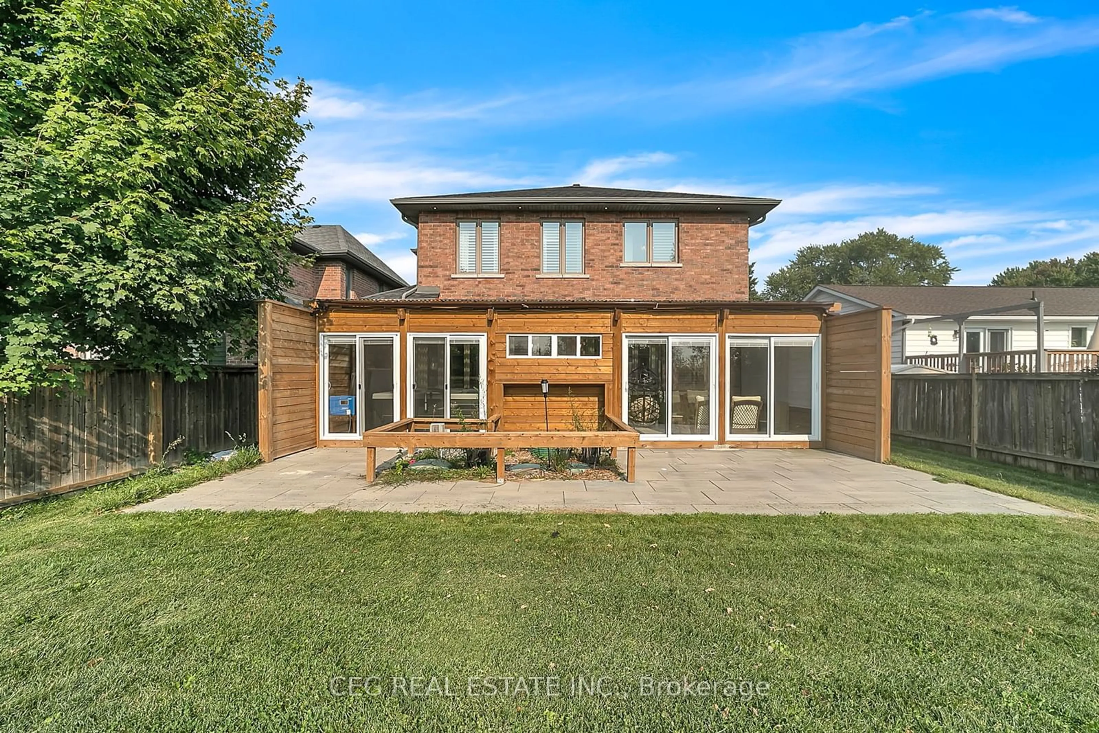 Home with brick exterior material for 530 Duclos Point Rd, Georgina Ontario L0E 1N0