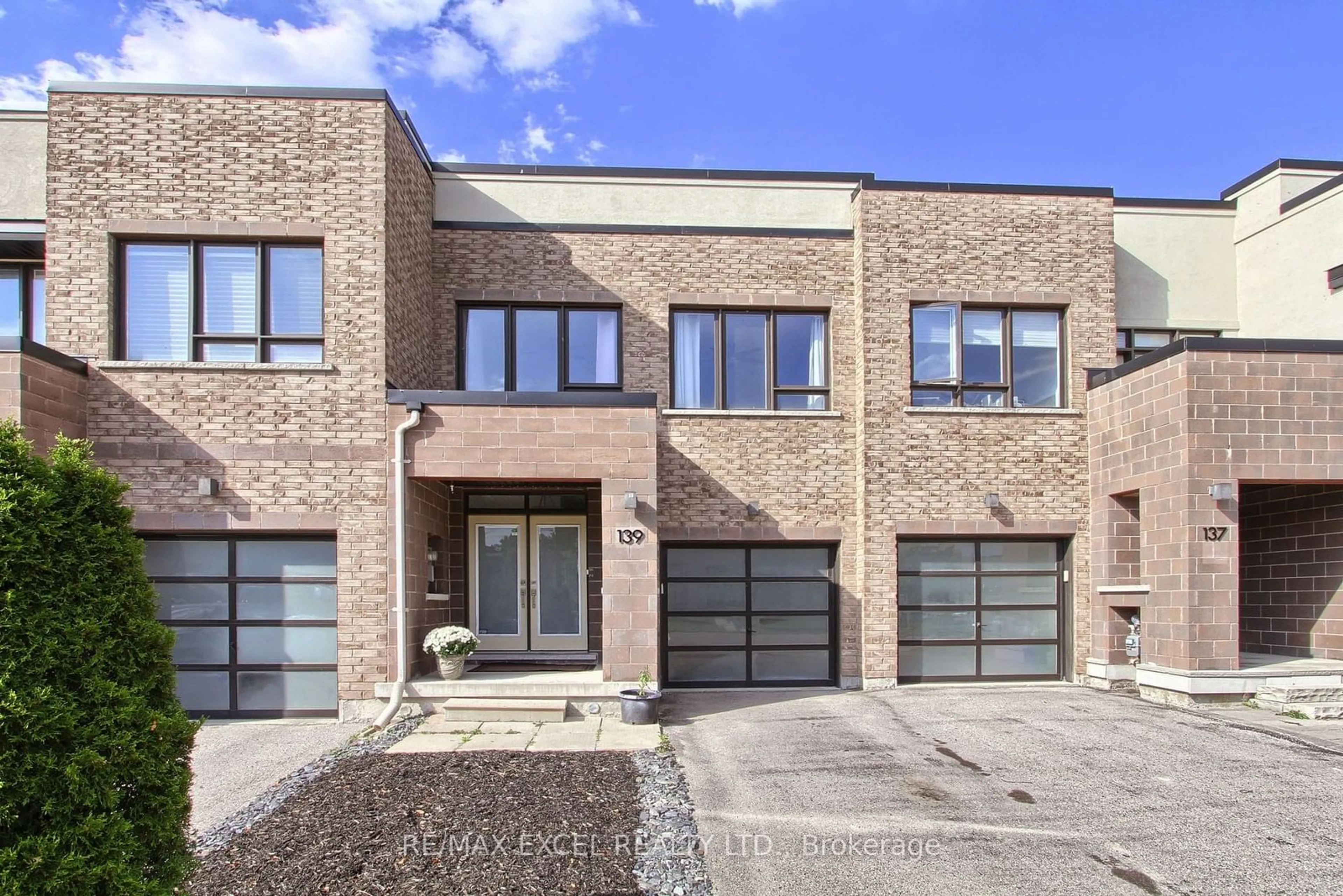 Home with brick exterior material for 139 Dariole Dr, Richmond Hill Ontario L4E 0Y8