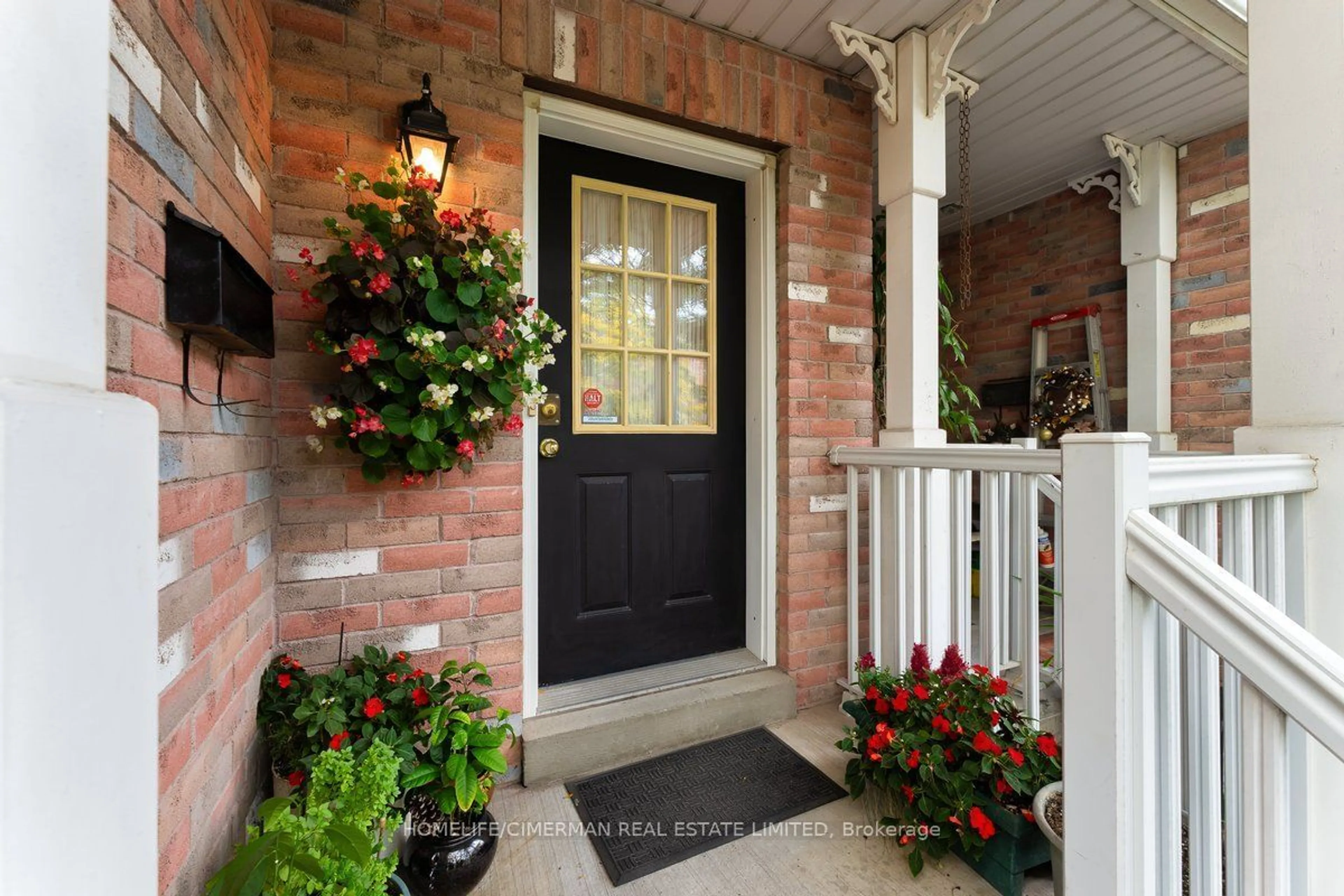 Indoor entryway for 39 Vanity Cres, Richmond Hill Ontario L4B 4E5