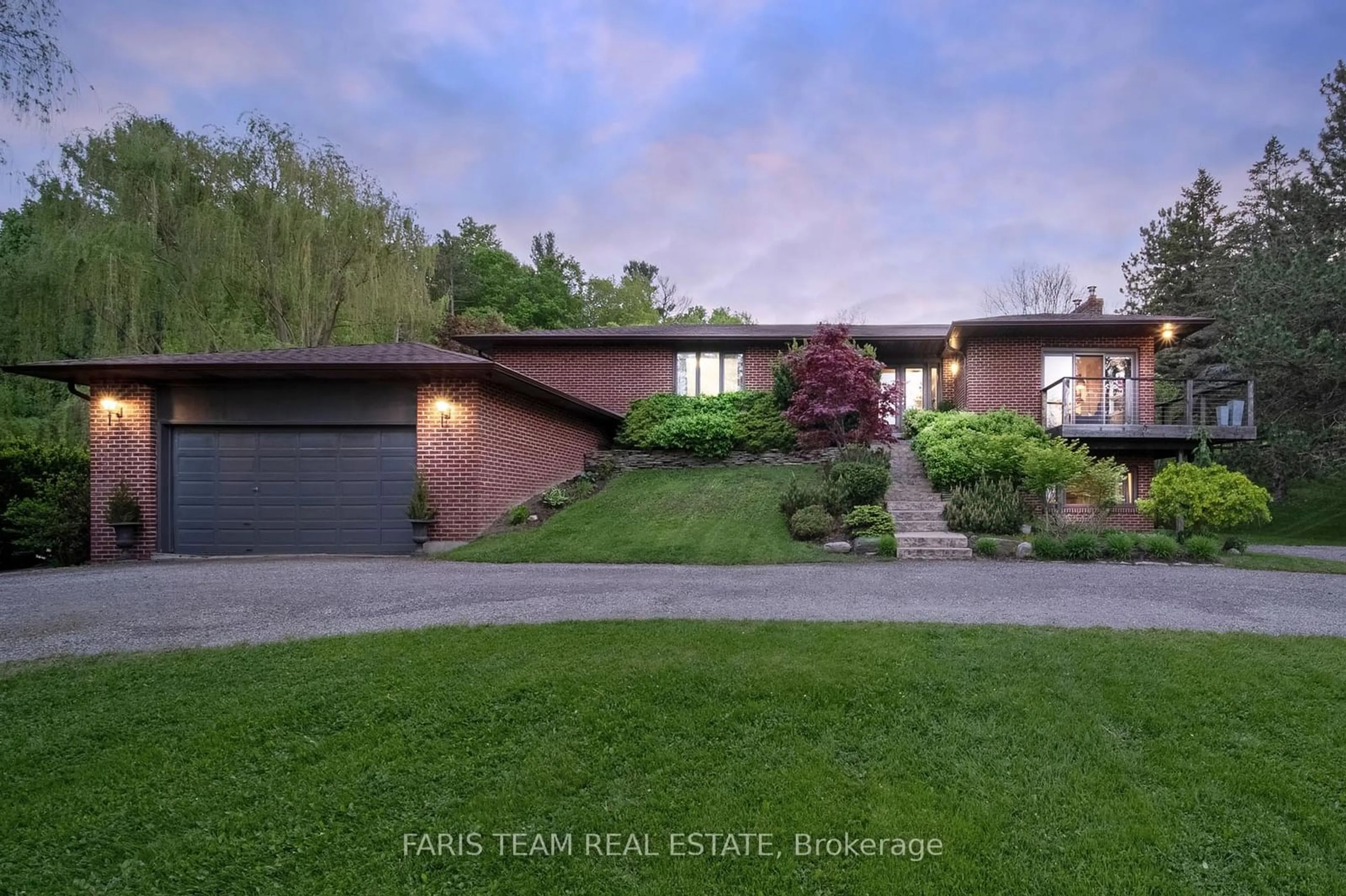 Frontside or backside of a home, the street view for 2904 20th Side Rd, New Tecumseth Ontario L0G 1A0