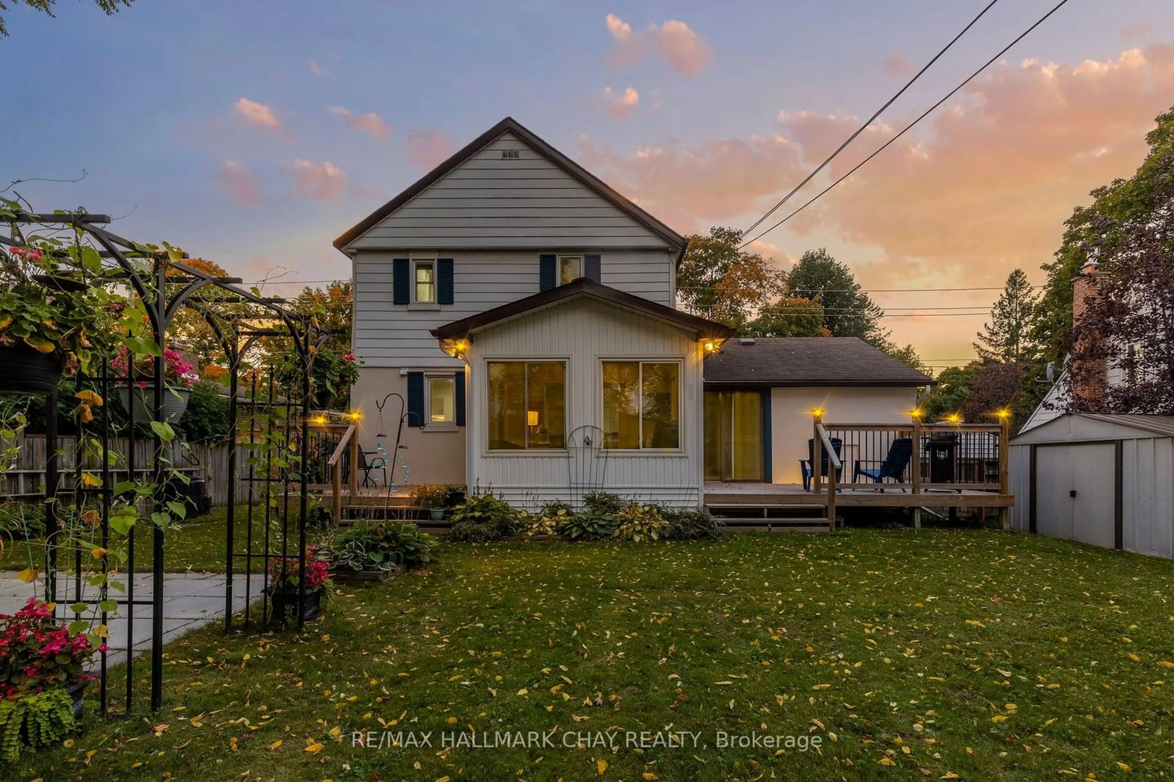 Frontside or backside of a home for 77 Lundy's Lane, Newmarket Ontario L3Y 3R9