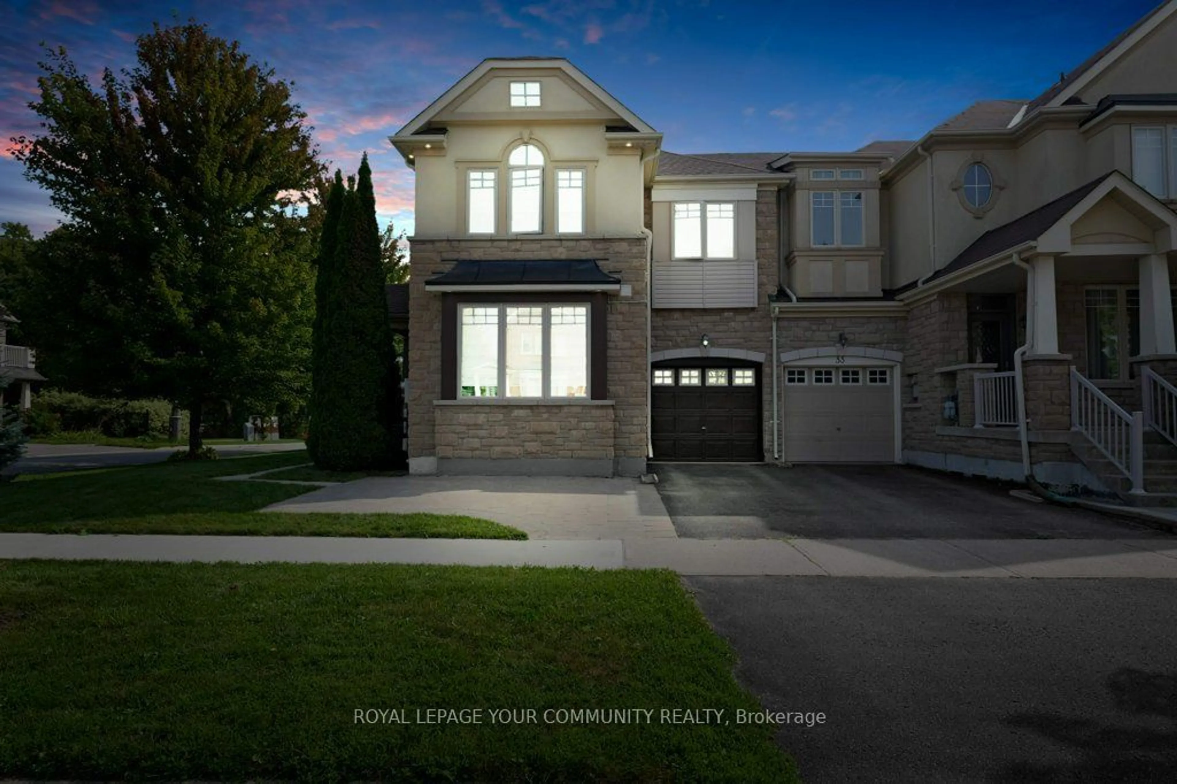 Frontside or backside of a home, the street view for 55 Pexton Ave, Richmond Hill Ontario L4E 4Y4