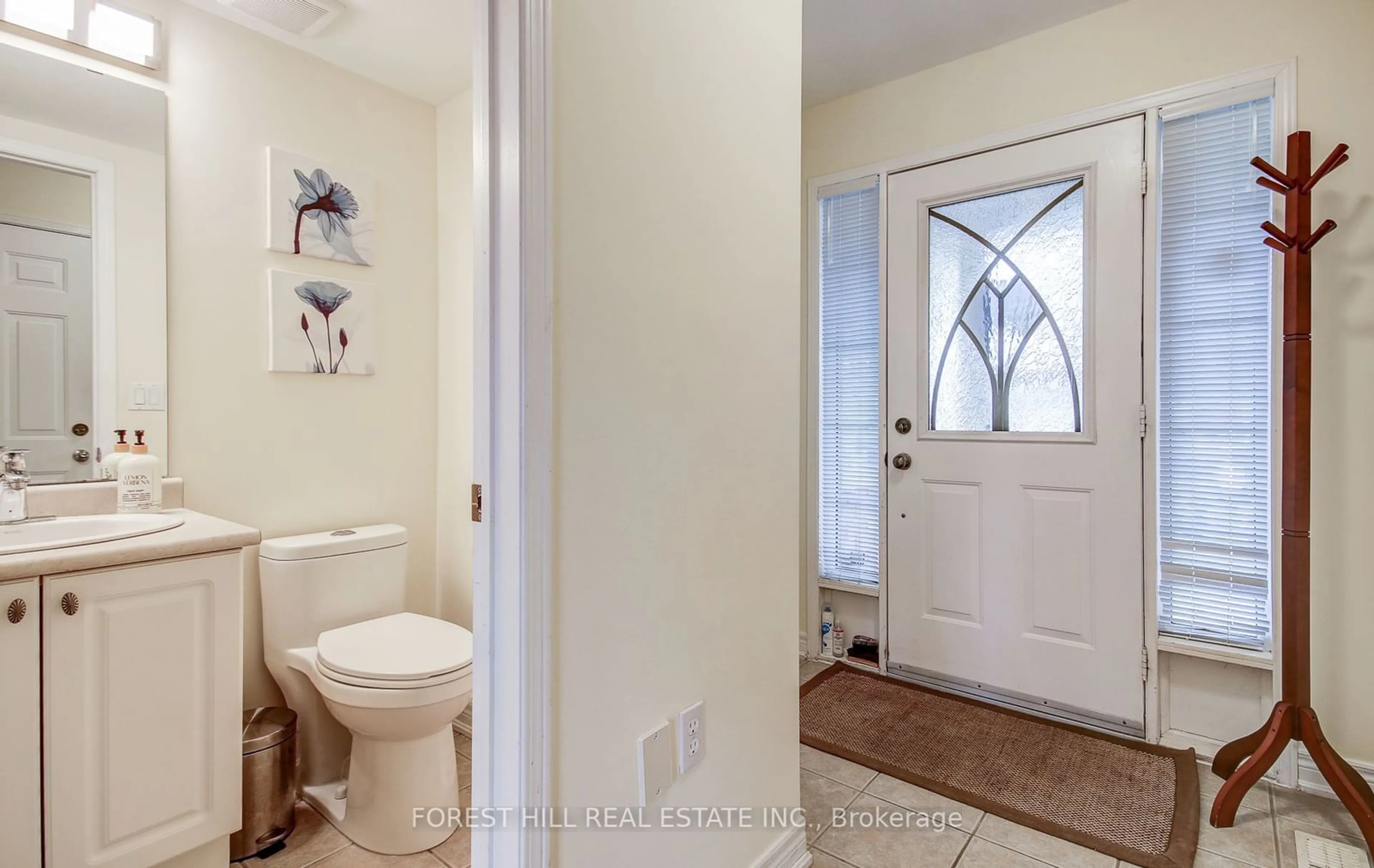 Indoor entryway for 1769 Lamstone St, Innisfil Ontario L9S 5A1