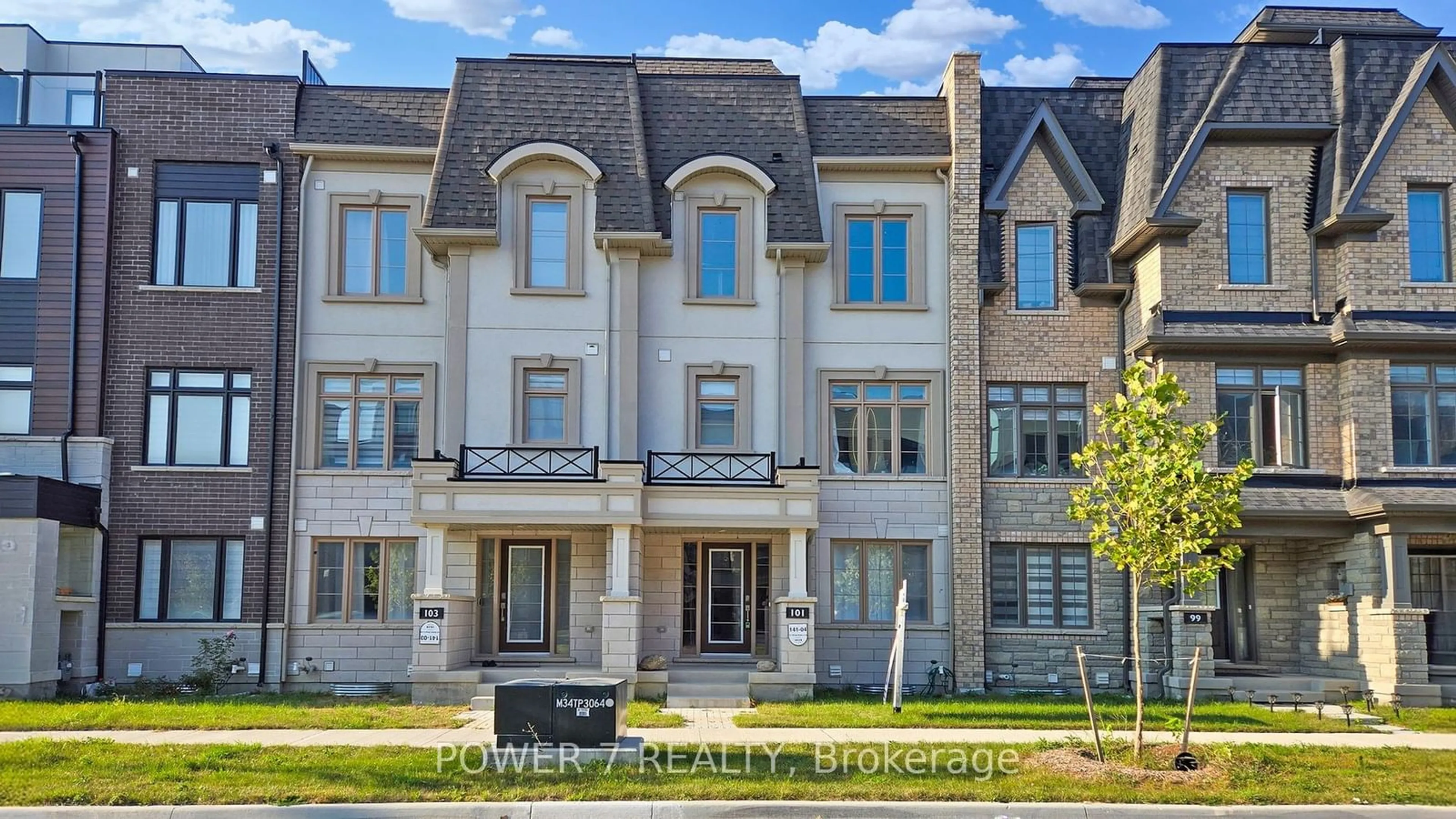 A pic from exterior of the house or condo, the street view for 101 William Shearn Cres, Markham Ontario L6C 1N6