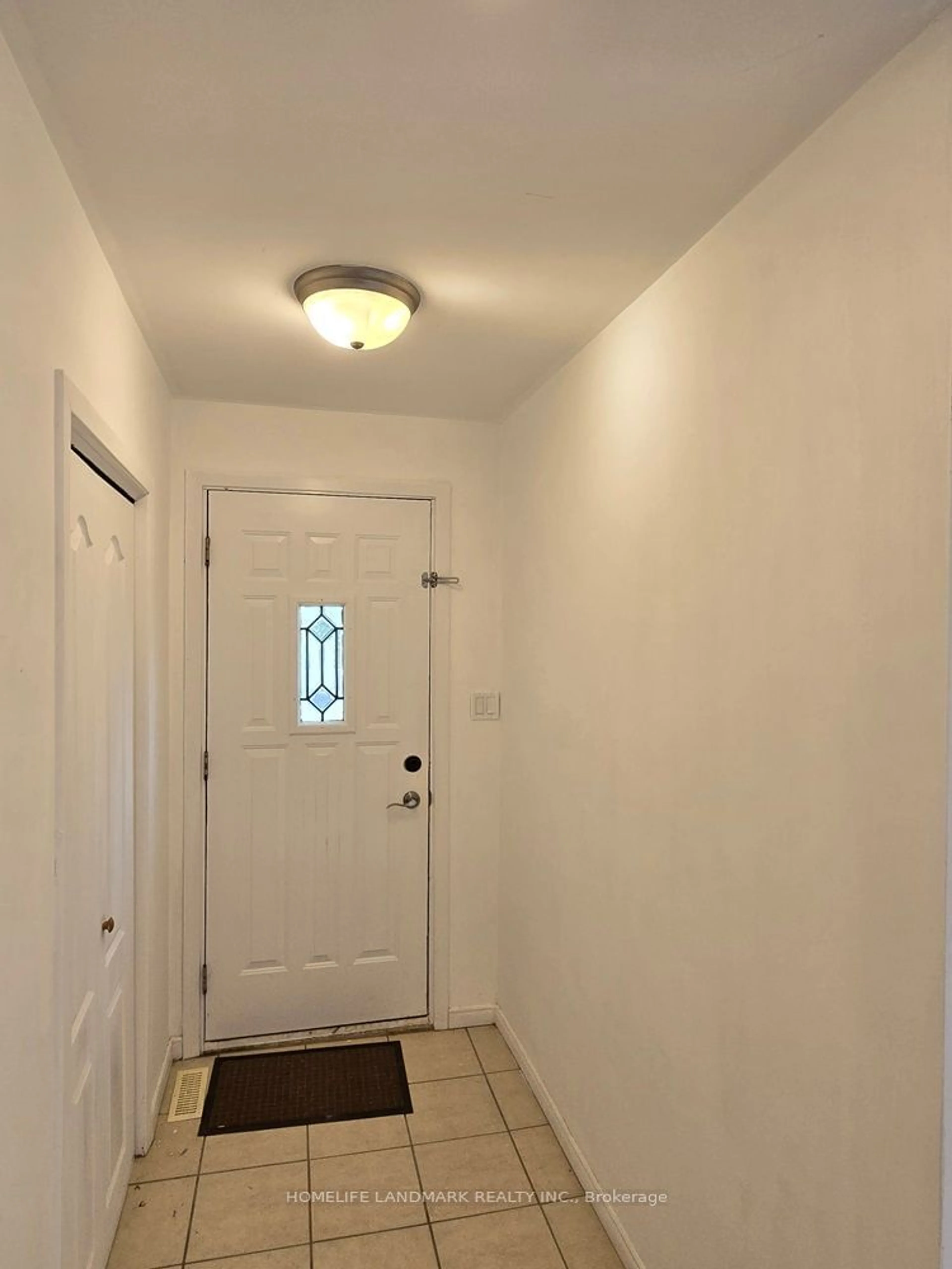 Indoor entryway, not visible floor for 43 Gladman Ave, Newmarket Ontario L3Y 1W4