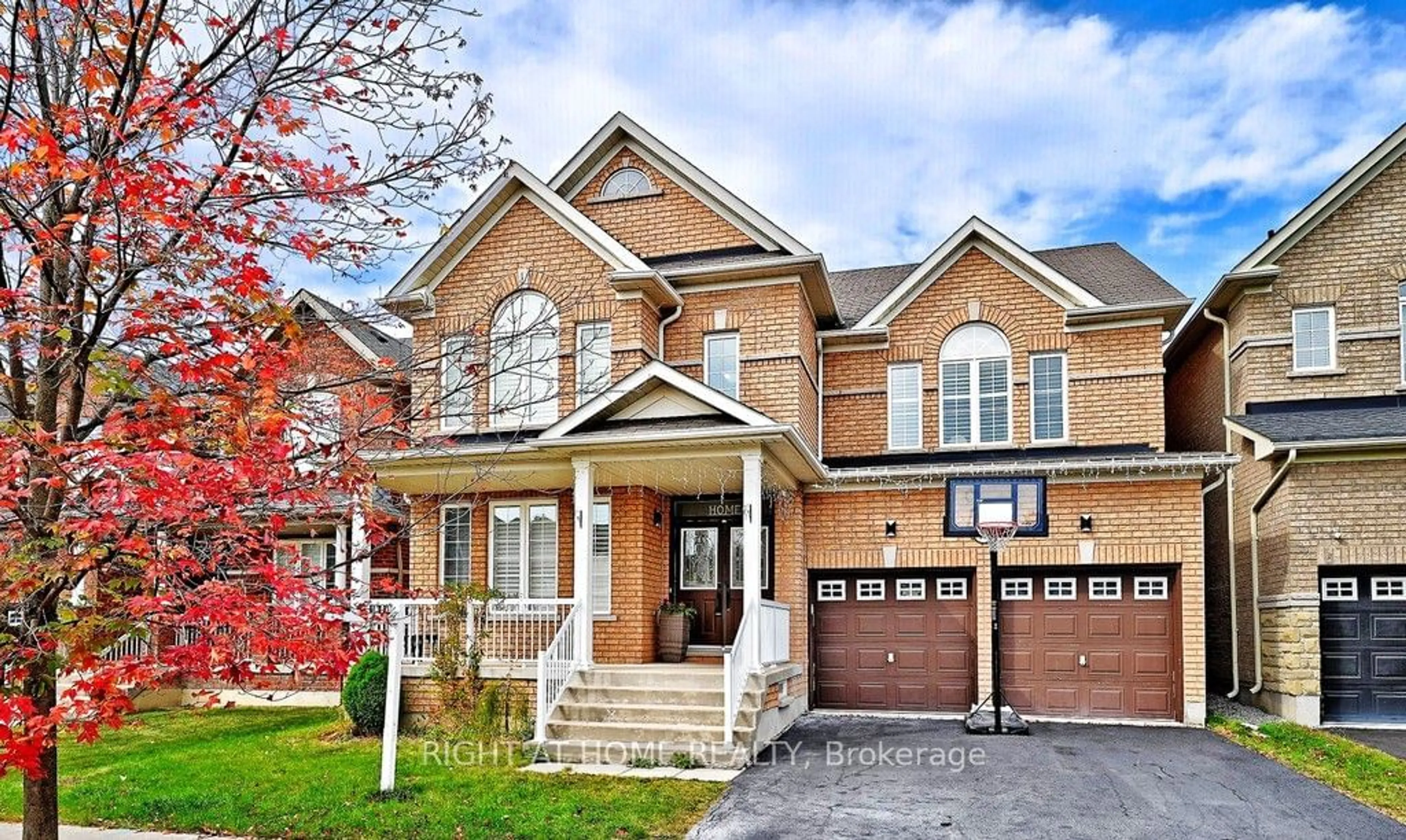 Home with brick exterior material for 18 Halldorson Ave, Aurora Ontario L4G 7Z2