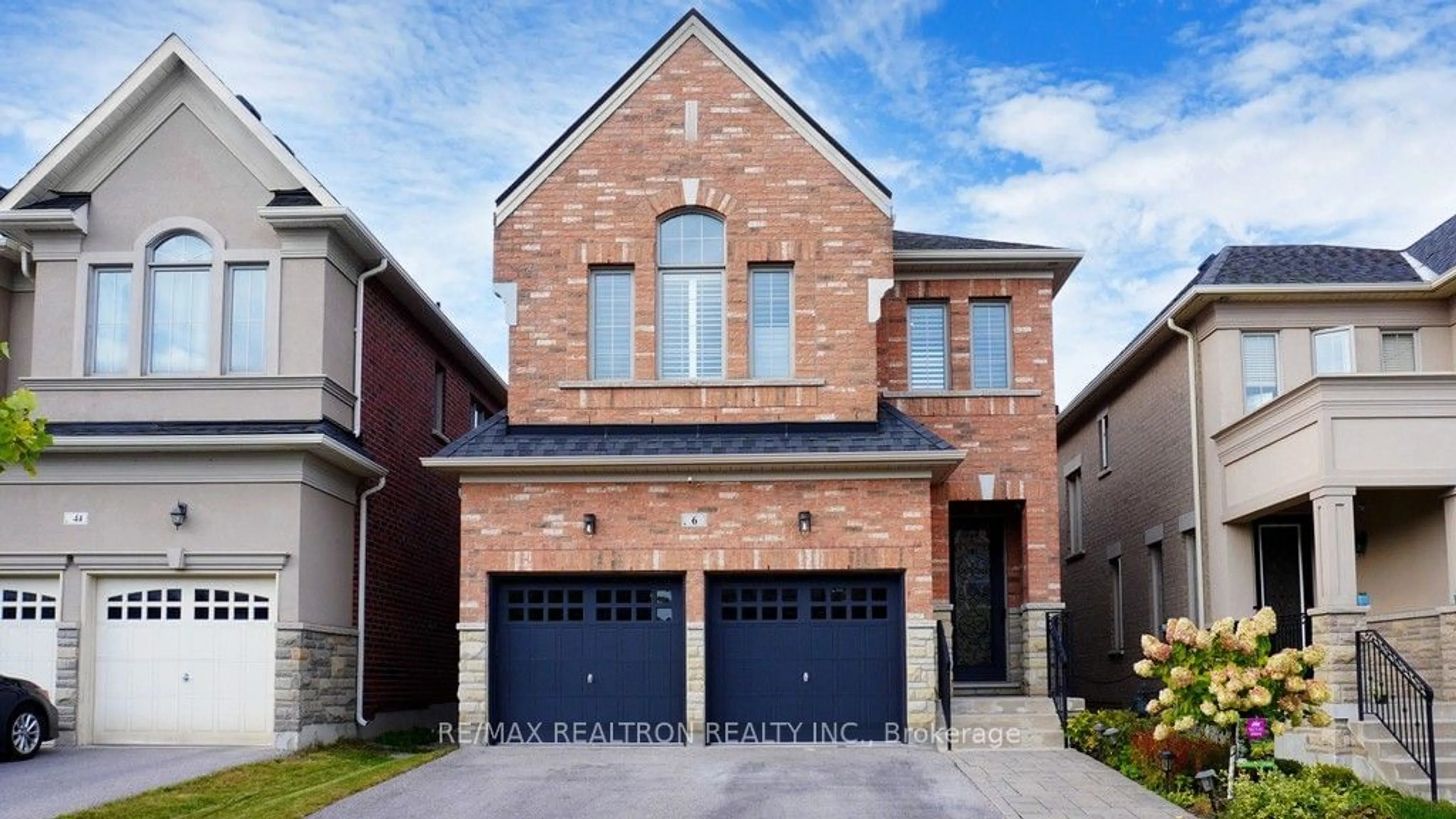 Home with brick exterior material for 6 Riding Mountain Dr, Richmond Hill Ontario L4E 0X9