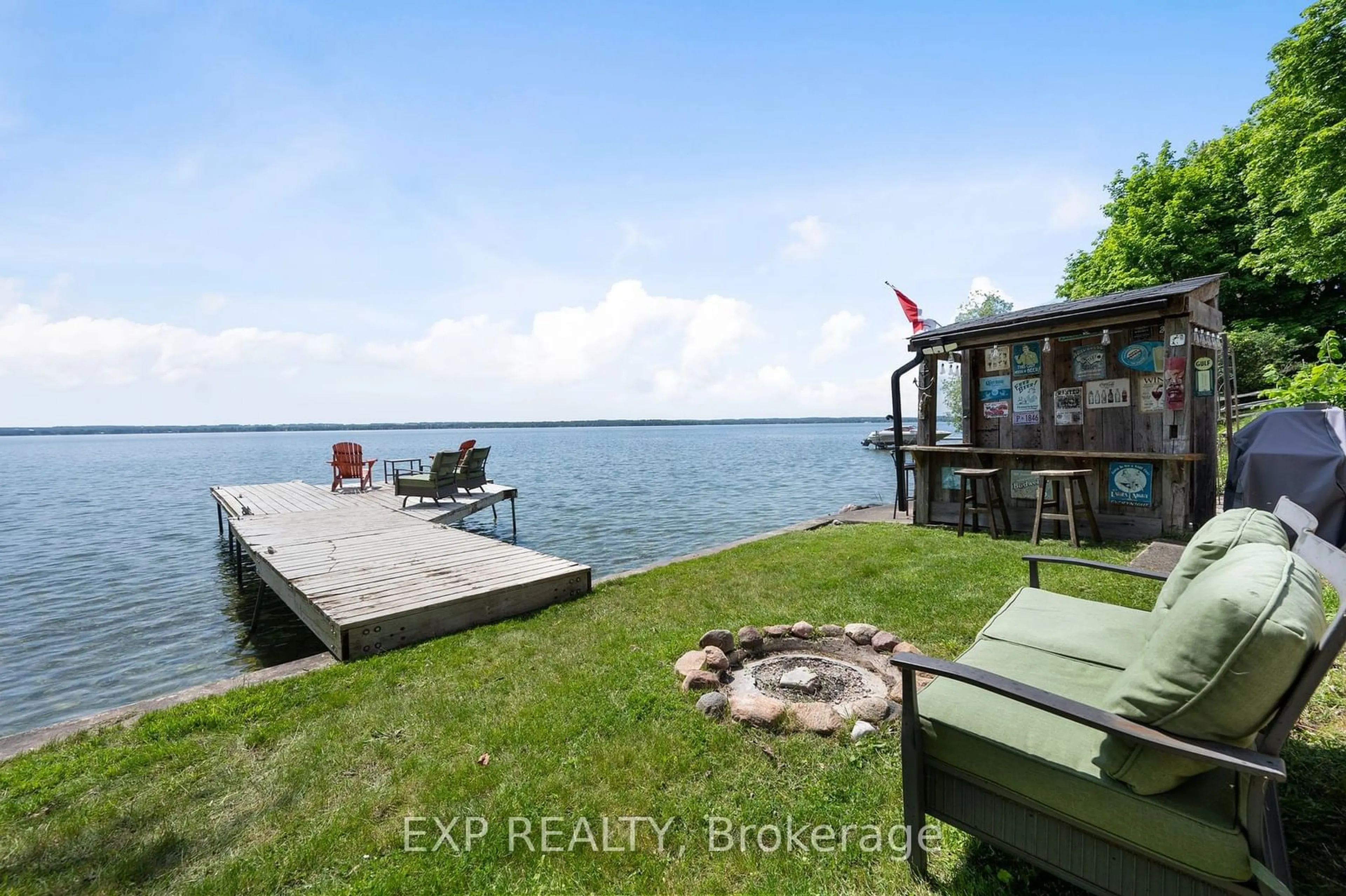 A pic from exterior of the house or condo, cottage for 183 Lake Dr, Georgina Ontario L4P 3C8