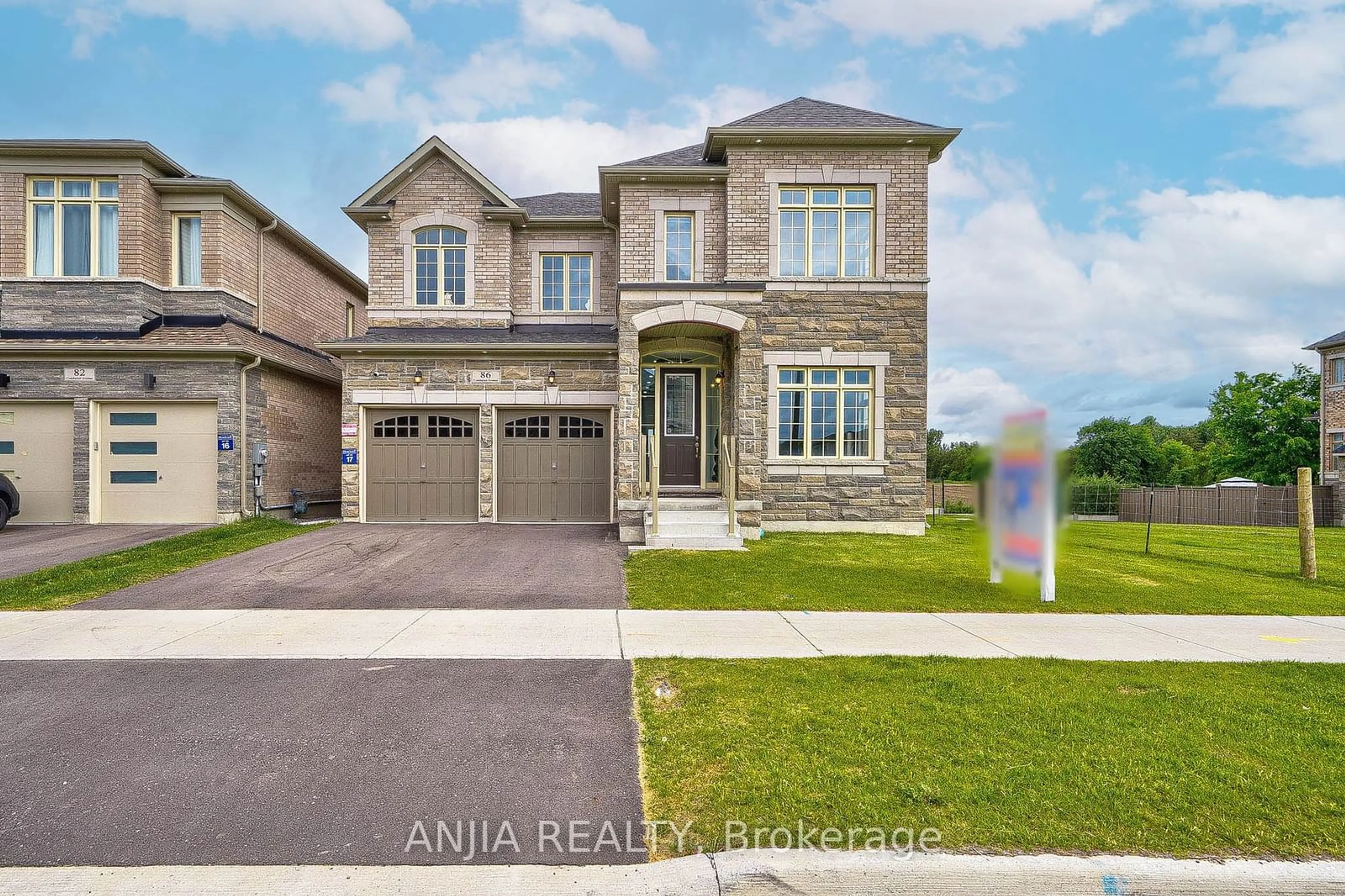 Frontside or backside of a home, the street view for 86 Conductor Ave, Whitchurch-Stouffville Ontario L4A 4X5