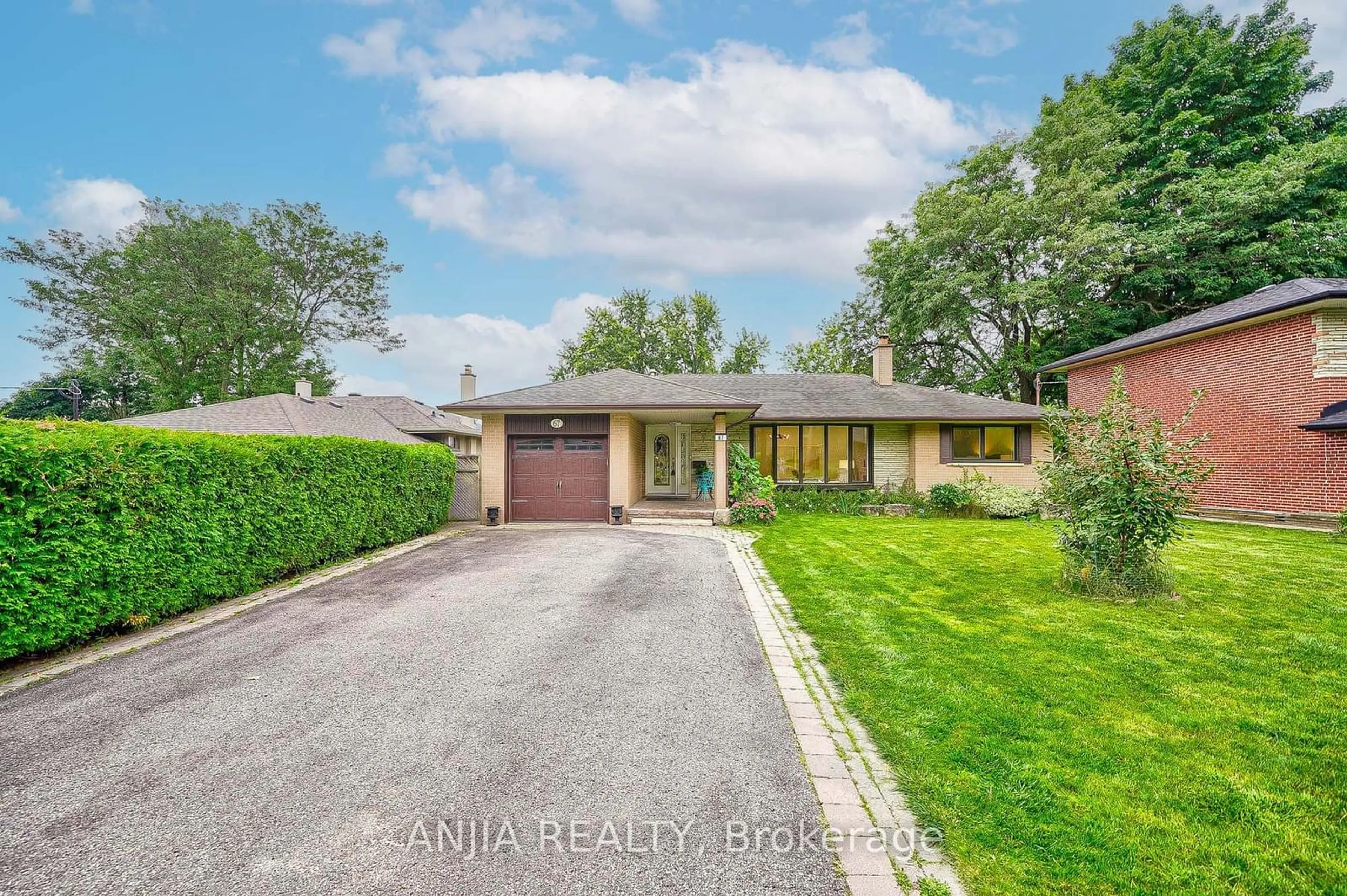 Frontside or backside of a home, cottage for 67 Lincoln Green Dr, Markham Ontario L3P 1R6