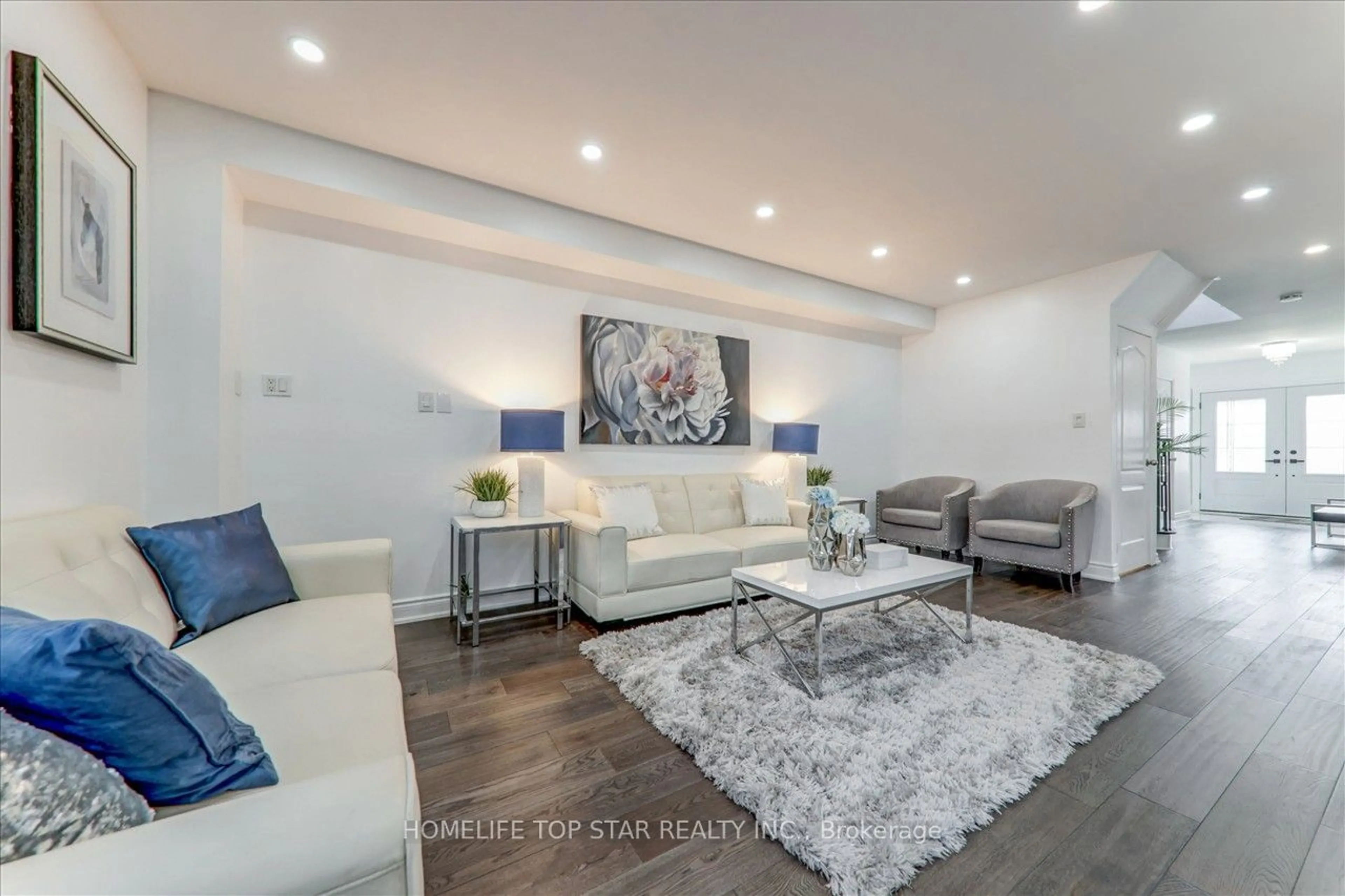 Living room, wood floors for 121 Casabel Dr, Vaughan Ontario L6A 3L3