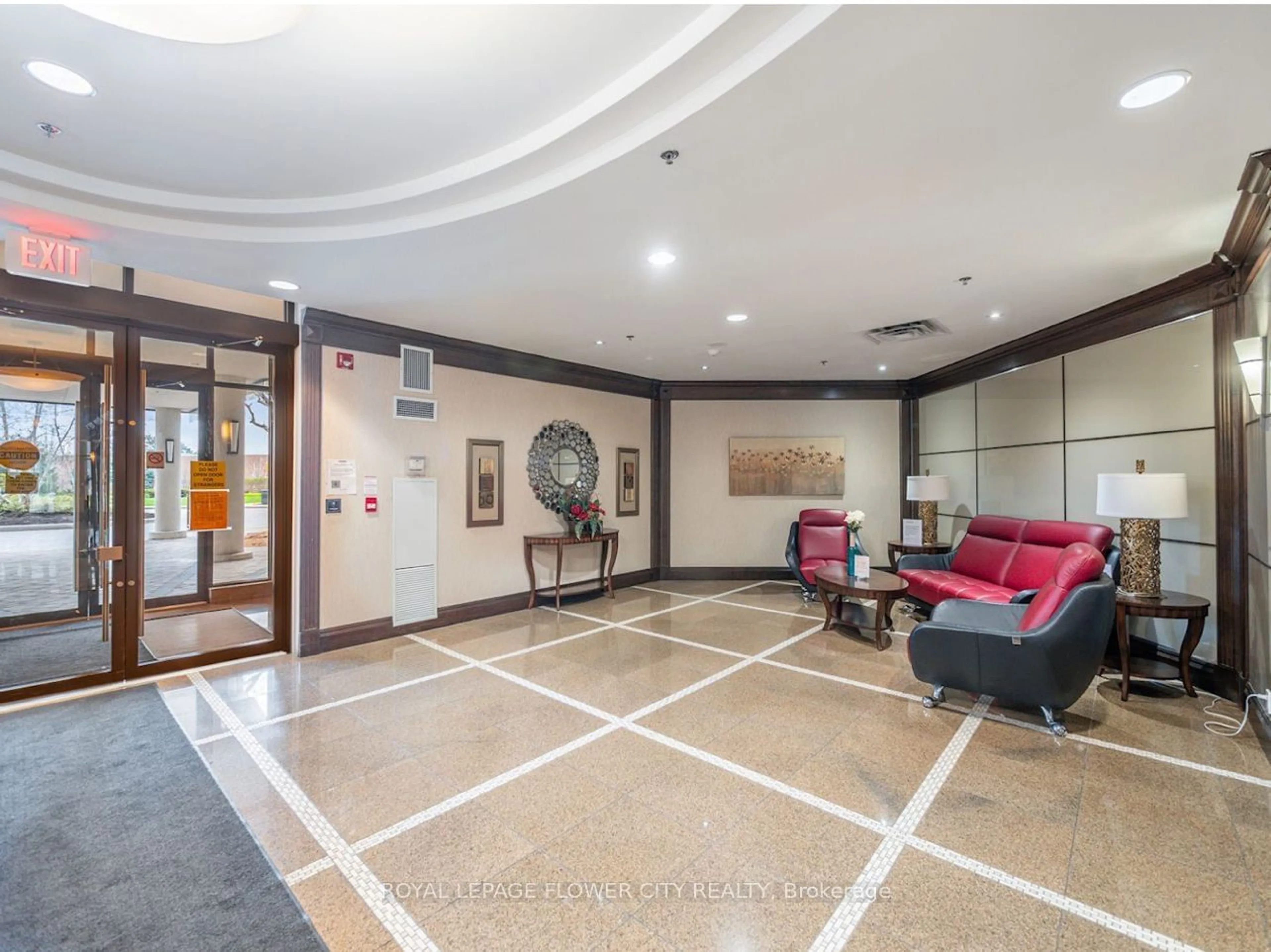 Indoor lobby for 18 Harding Blvd #Ph116, Richmond Hill Ontario L4C 0T3