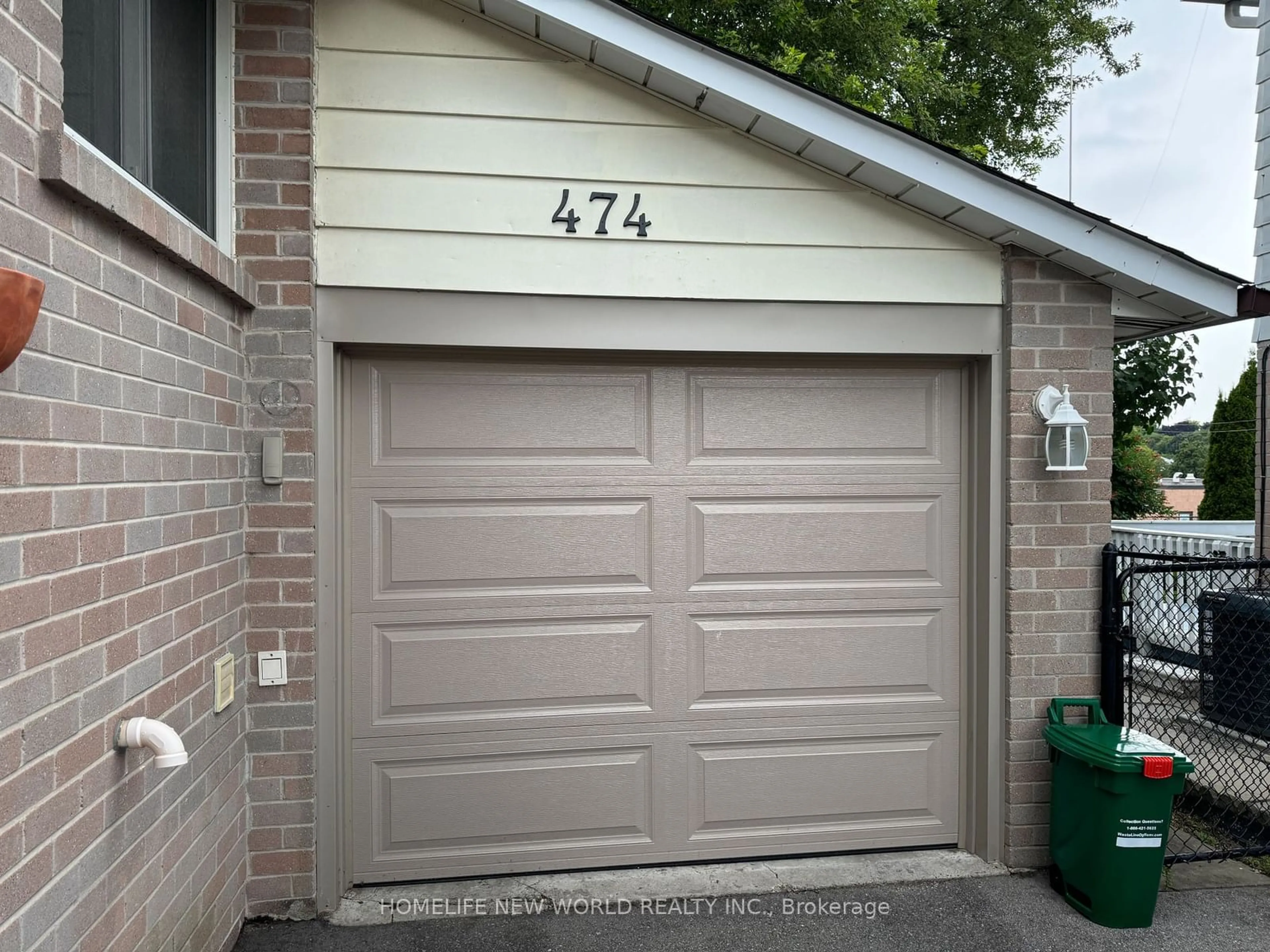 Indoor garage, cement floor for 474 Sandford St, Newmarket Ontario L3Y 4S7