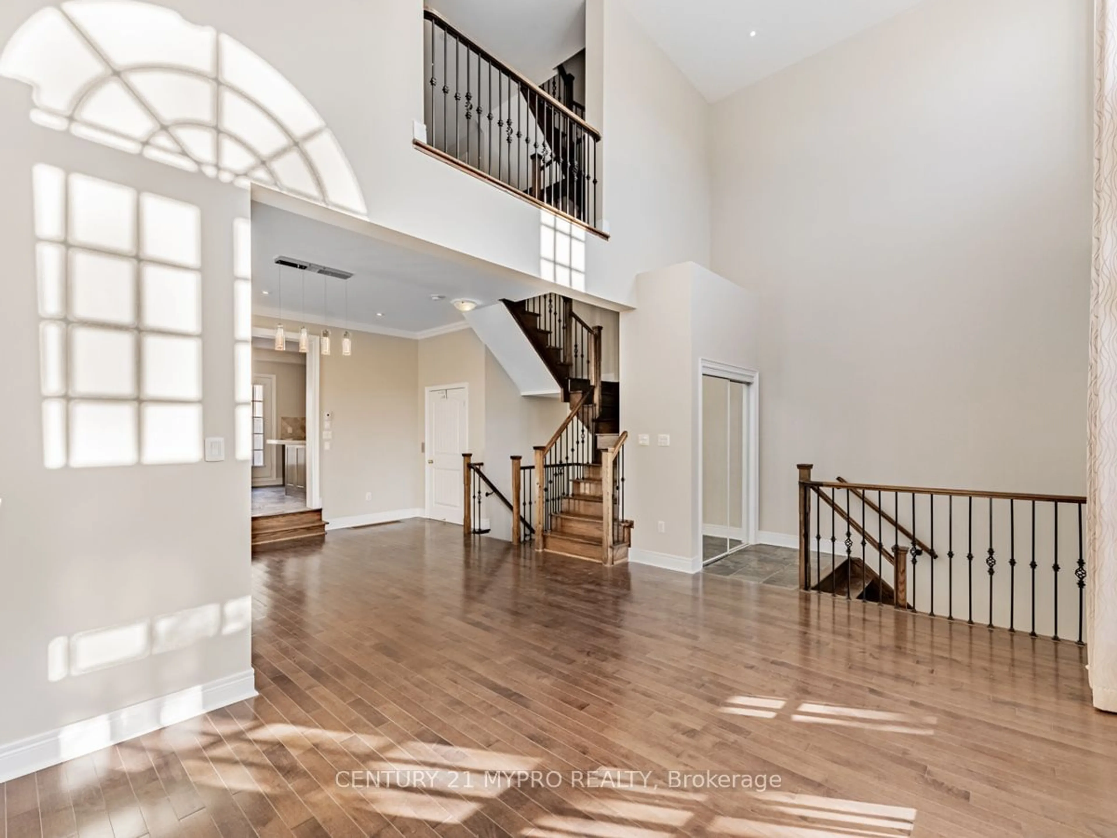 Indoor foyer, wood floors for 40 Bonnycastle Rd, Markham Ontario L6G 0C4