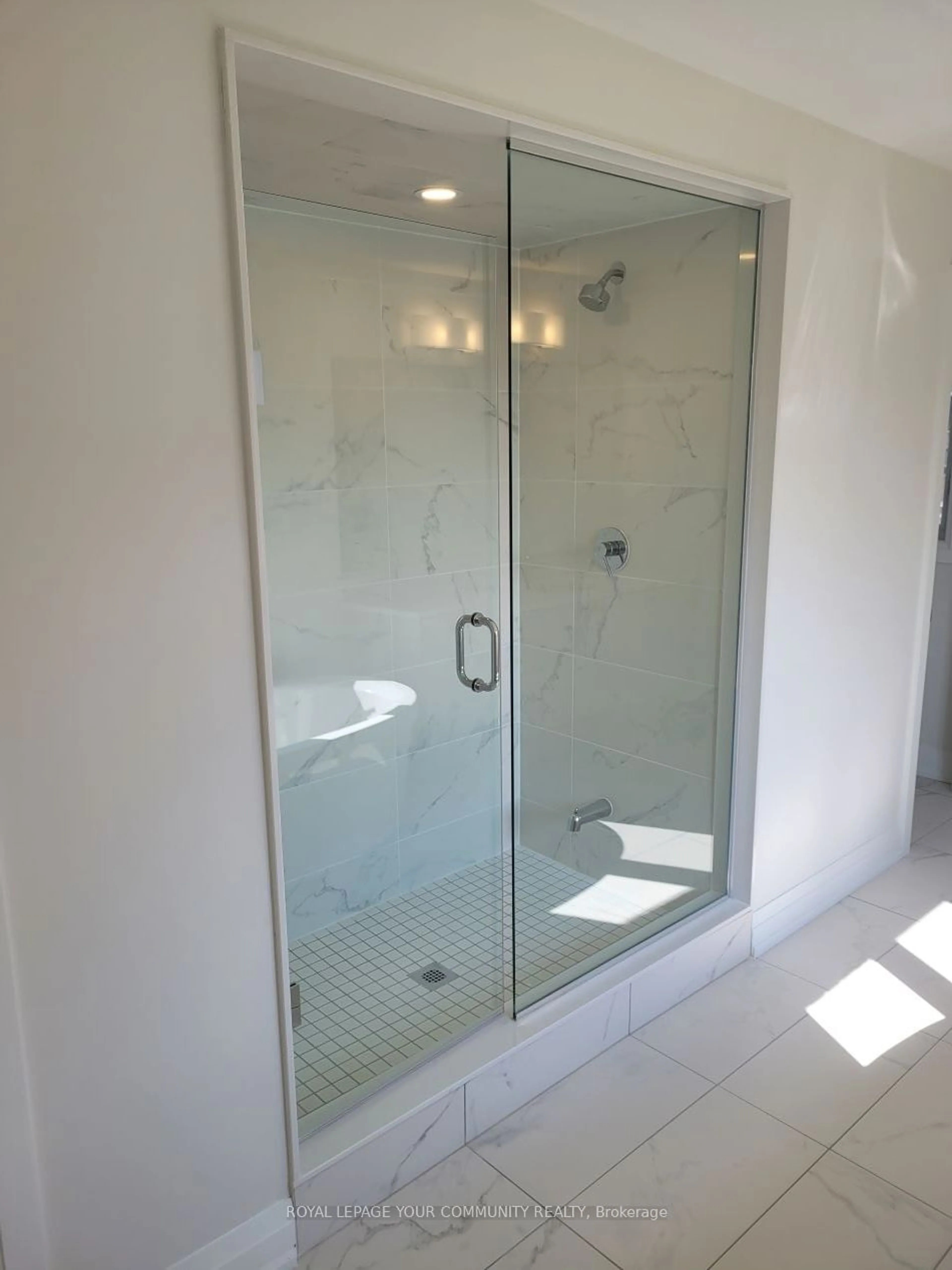 Contemporary bathroom, ceramic floors for 47 Bud Leggett Cres, Georgina Ontario L4P 0T1