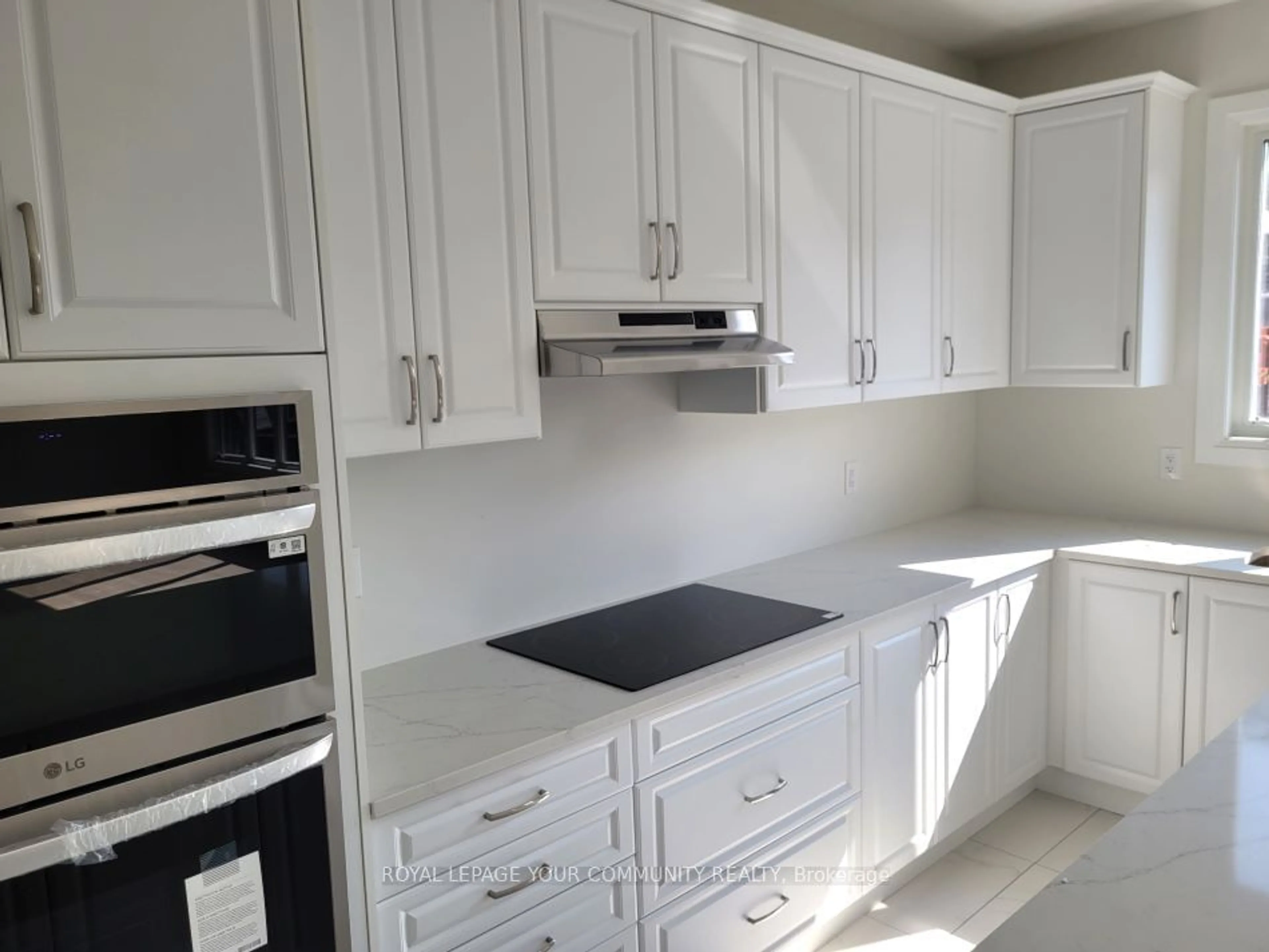 Standard kitchen, ceramic floors for 47 Bud Leggett Cres, Georgina Ontario L4P 0T1