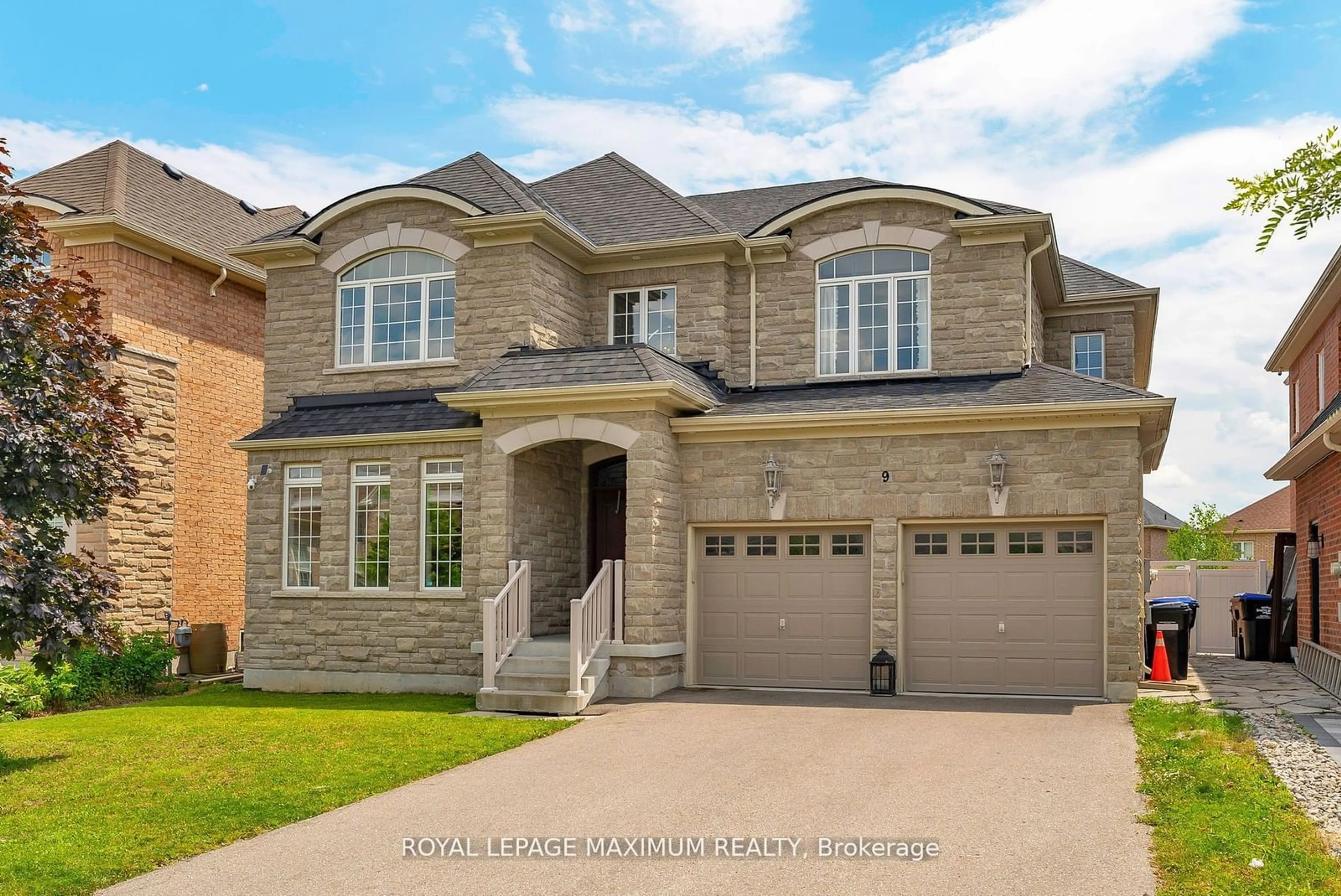 Home with brick exterior material for 9 Copeland Cres, Innisfil Ontario L0L 1L0