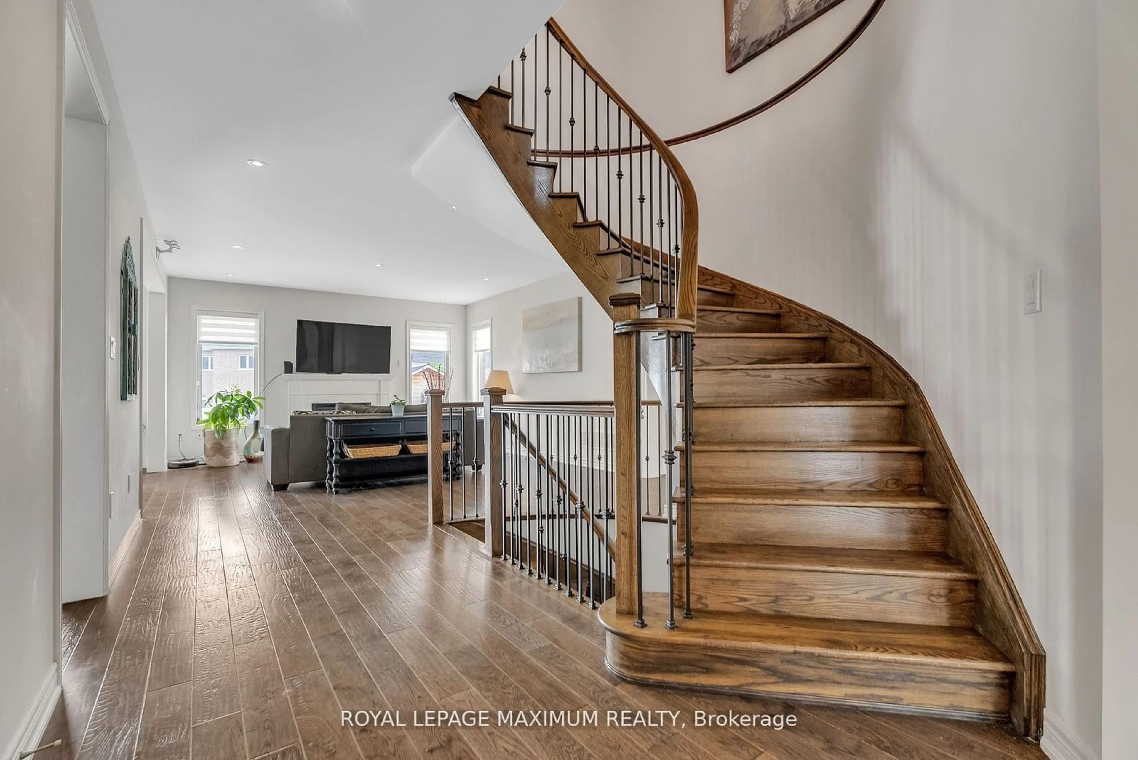 Stairs for 9 Copeland Cres, Innisfil Ontario L0L 1L0