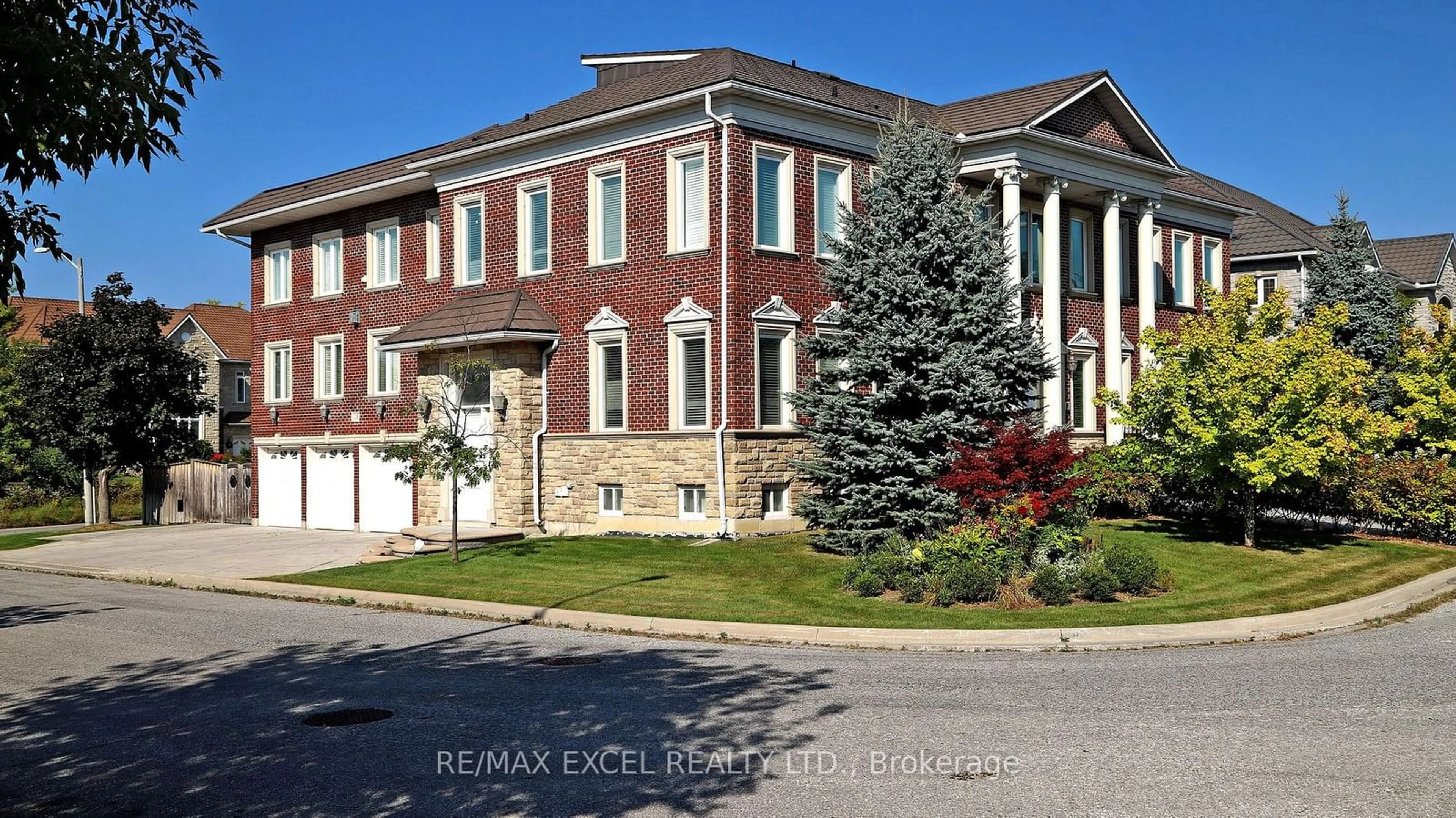 A pic from exterior of the house or condo, the street view for 18 Alai Circ, Markham Ontario L3R 1E2