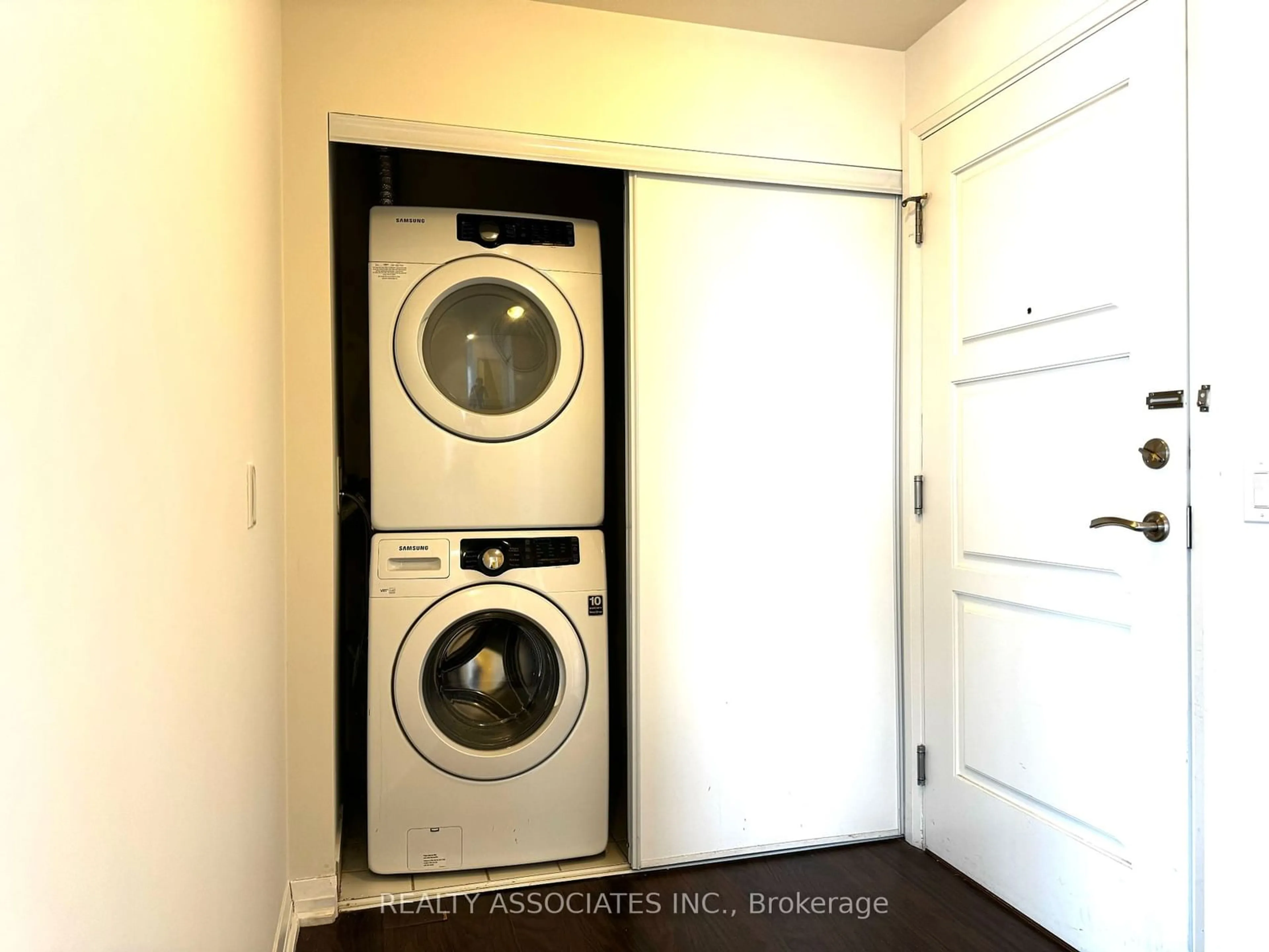 Laundry room for 9500 Markham Rd #902, Markham Ontario L6E 0N6