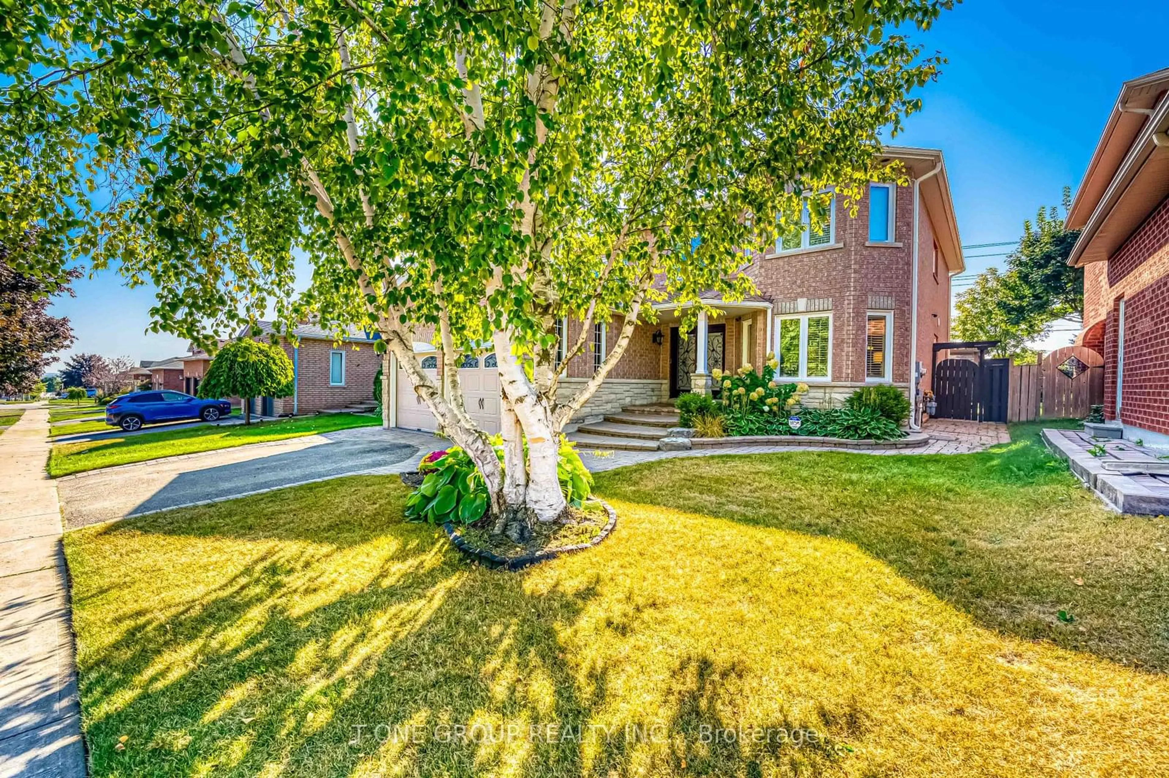 Frontside or backside of a home, the street view for 11 SAINT Ave, Bradford West Gwillimbury Ontario L3Z 3E6