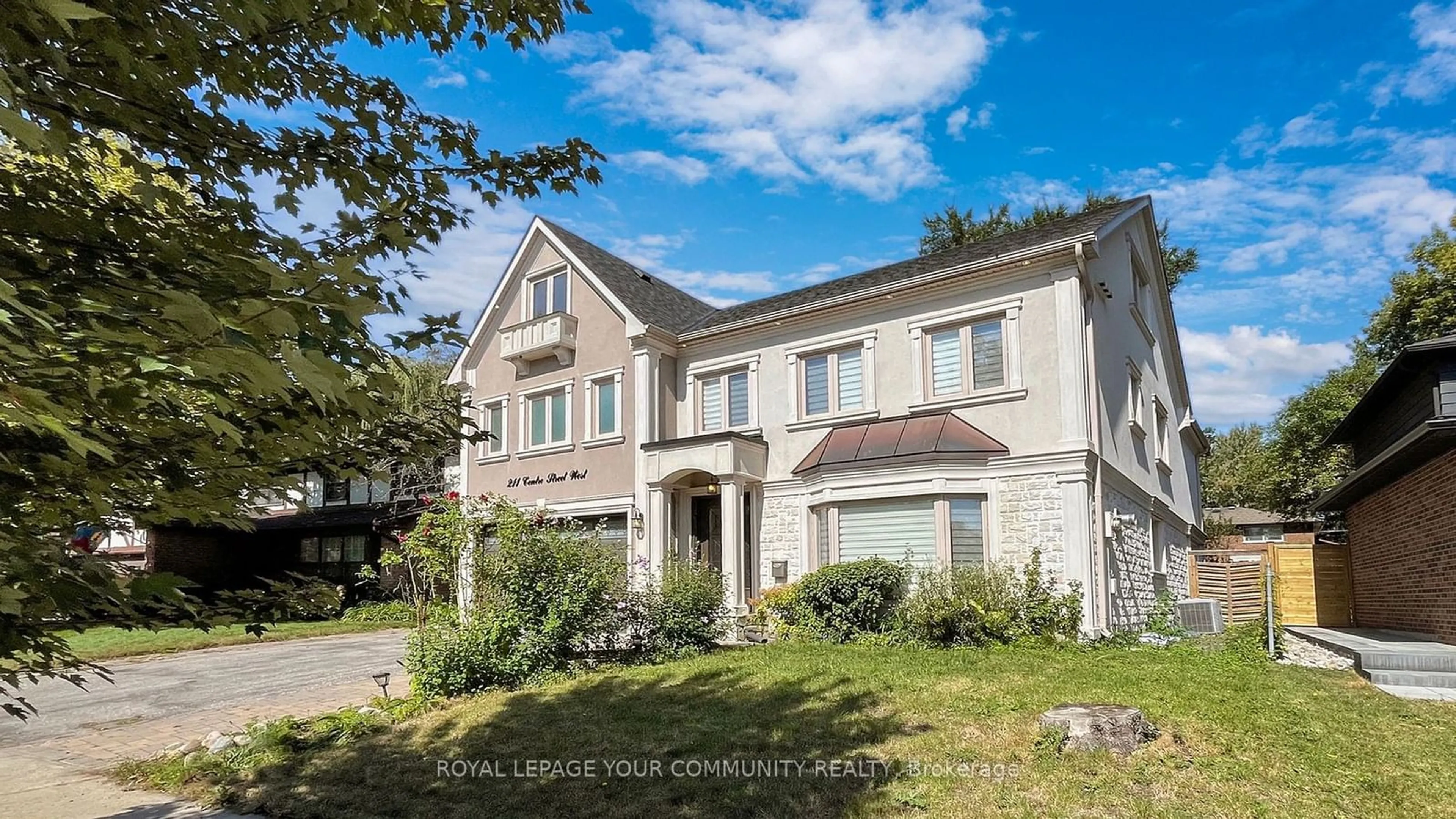 A pic from exterior of the house or condo, the street view for 211 Centre St, Richmond Hill Ontario L4C 3P9