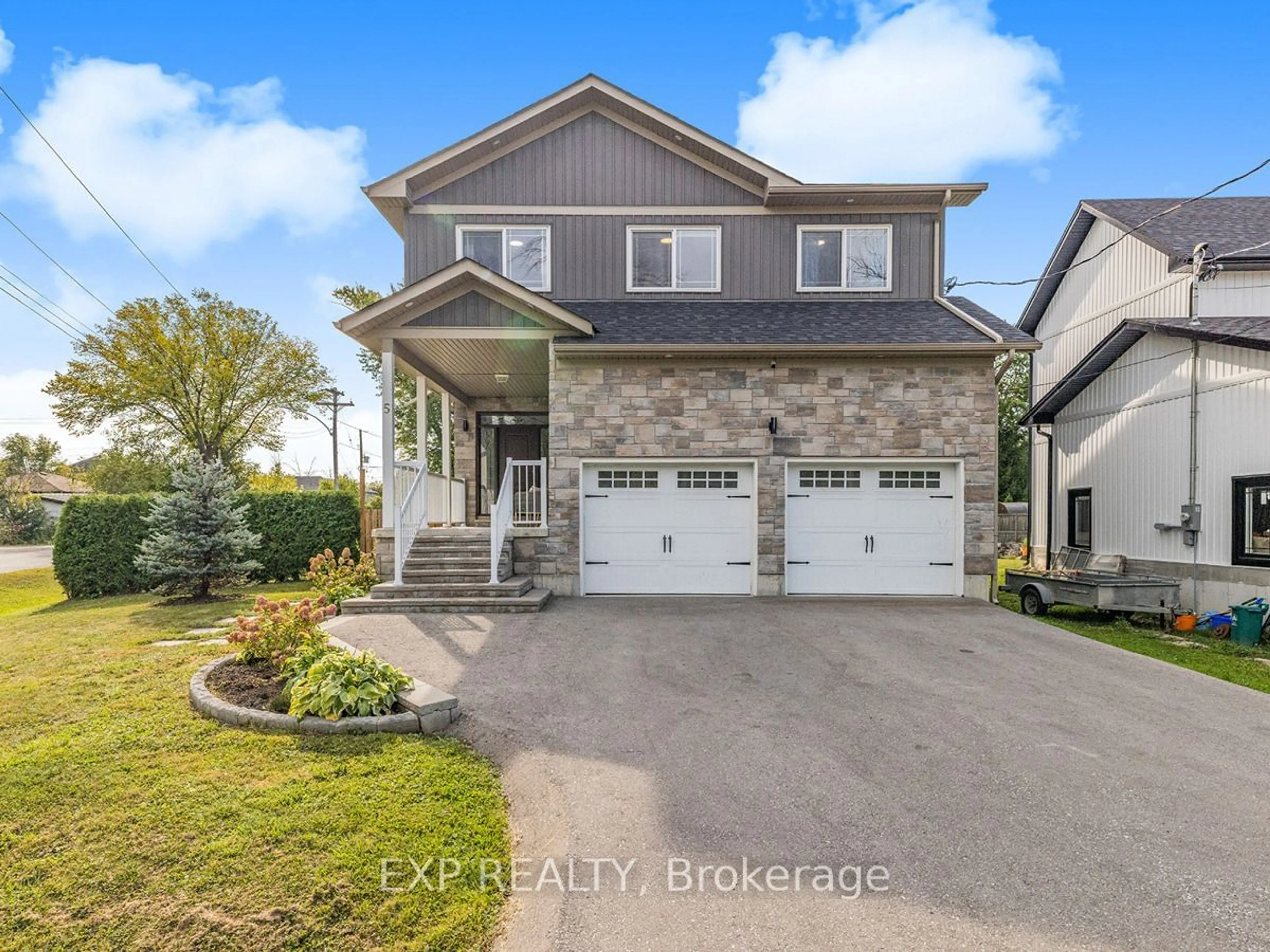 Frontside or backside of a home for 5 Farley Circ, Georgina Ontario L0E 1S0