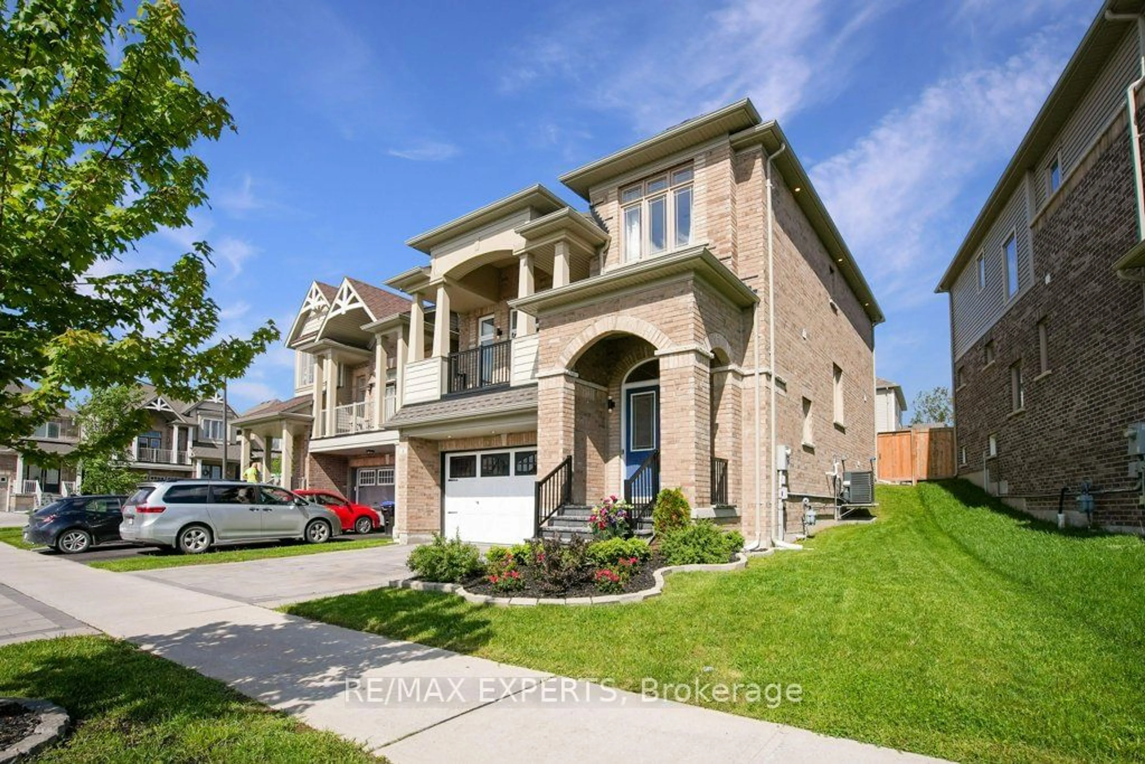 Frontside or backside of a home, the street view for 4 Bell Ave, New Tecumseth Ontario L9R 0N6