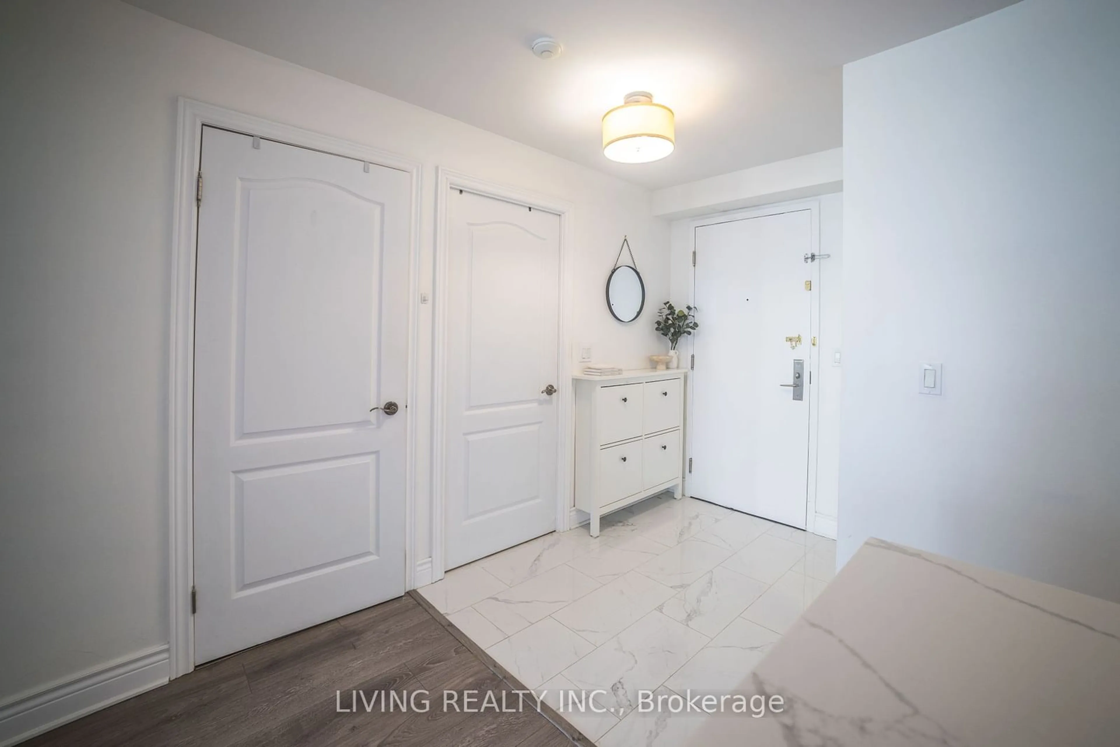 Indoor entryway for 62 Suncrest Blvd #910, Markham Ontario L3T 7Y6