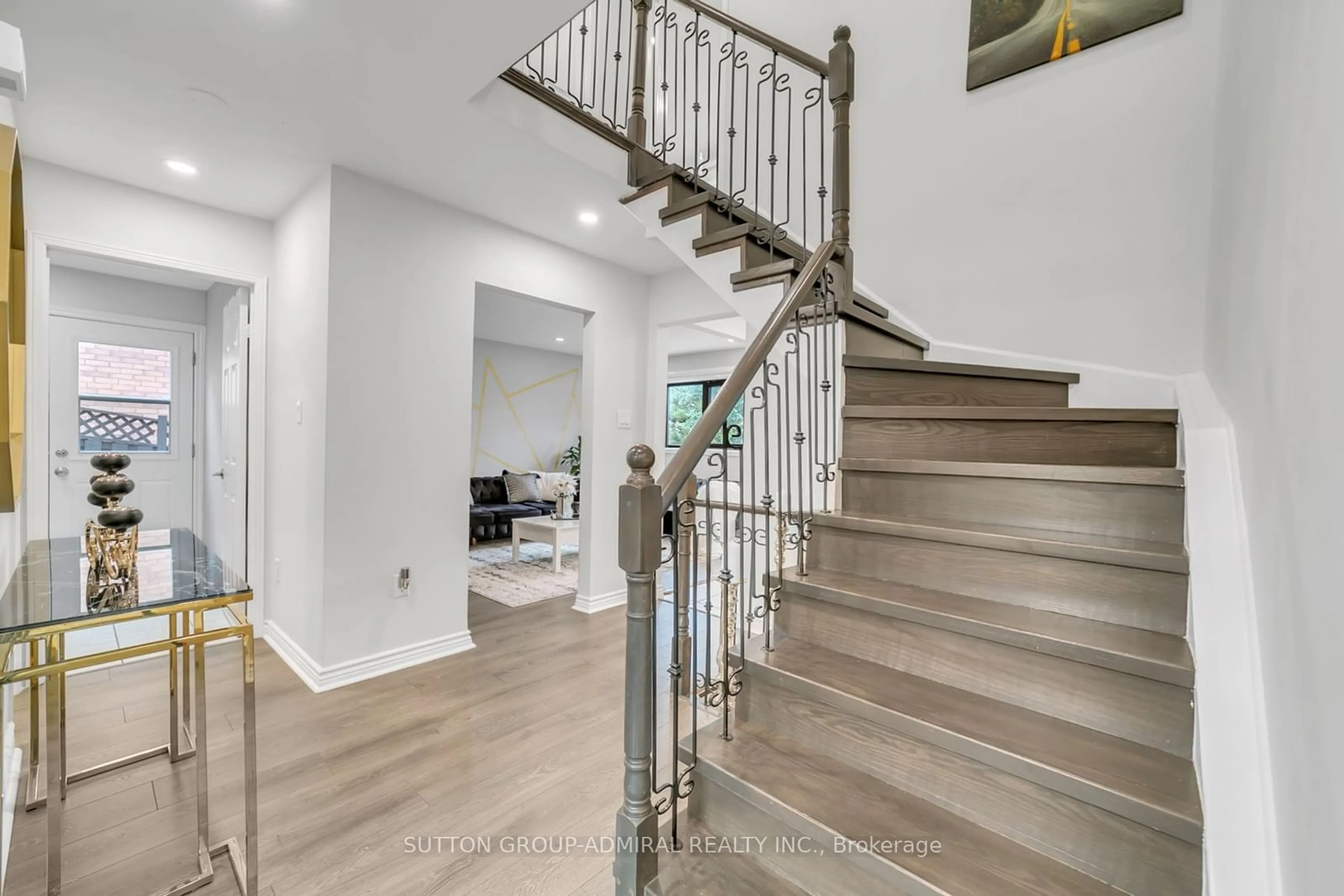 Stairs for 971 Leslie Valley Dr, Newmarket Ontario L3Y 7E7