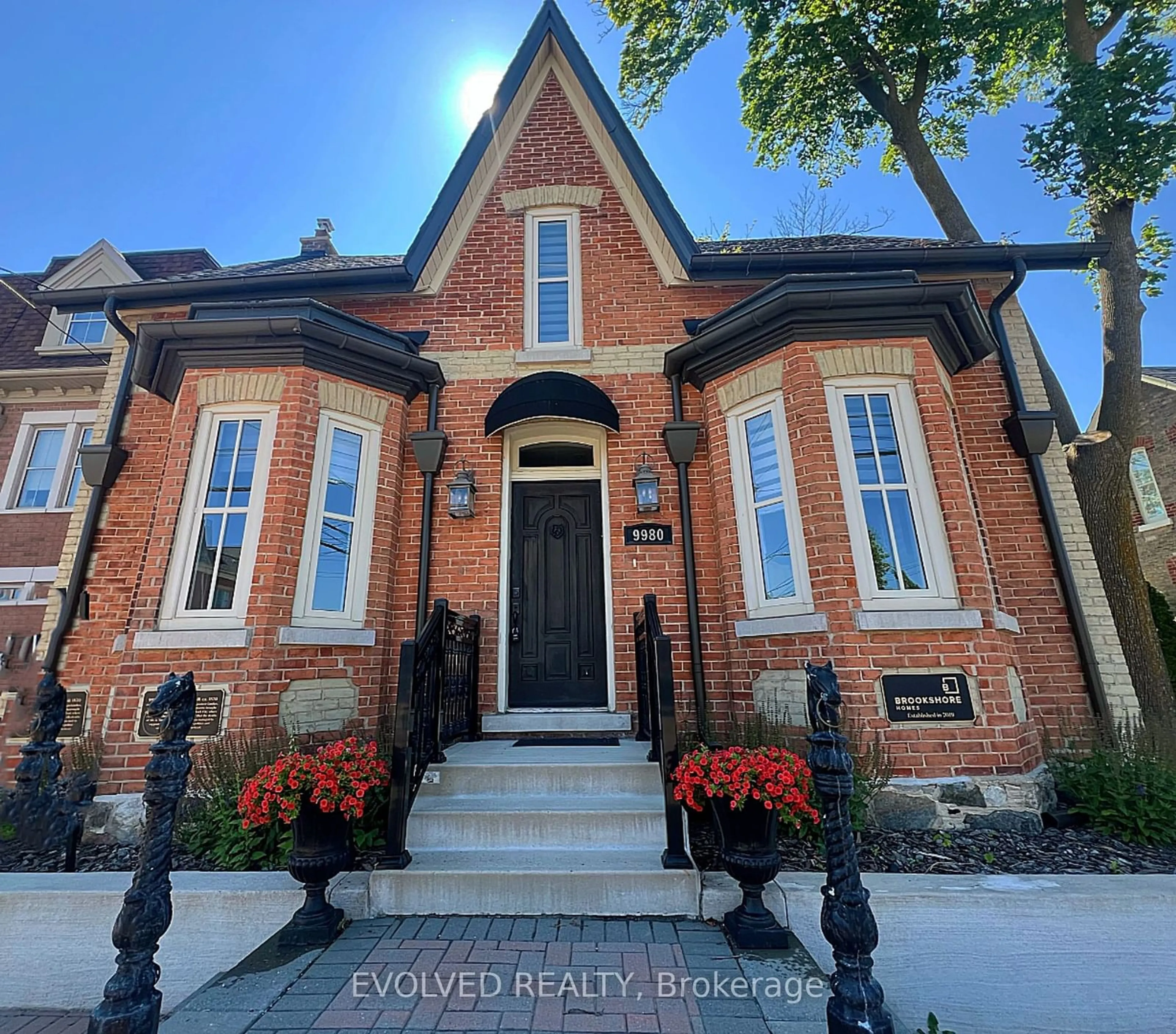 Home with brick exterior material for 9980 Keele St, Vaughan Ontario L6A 3Y4