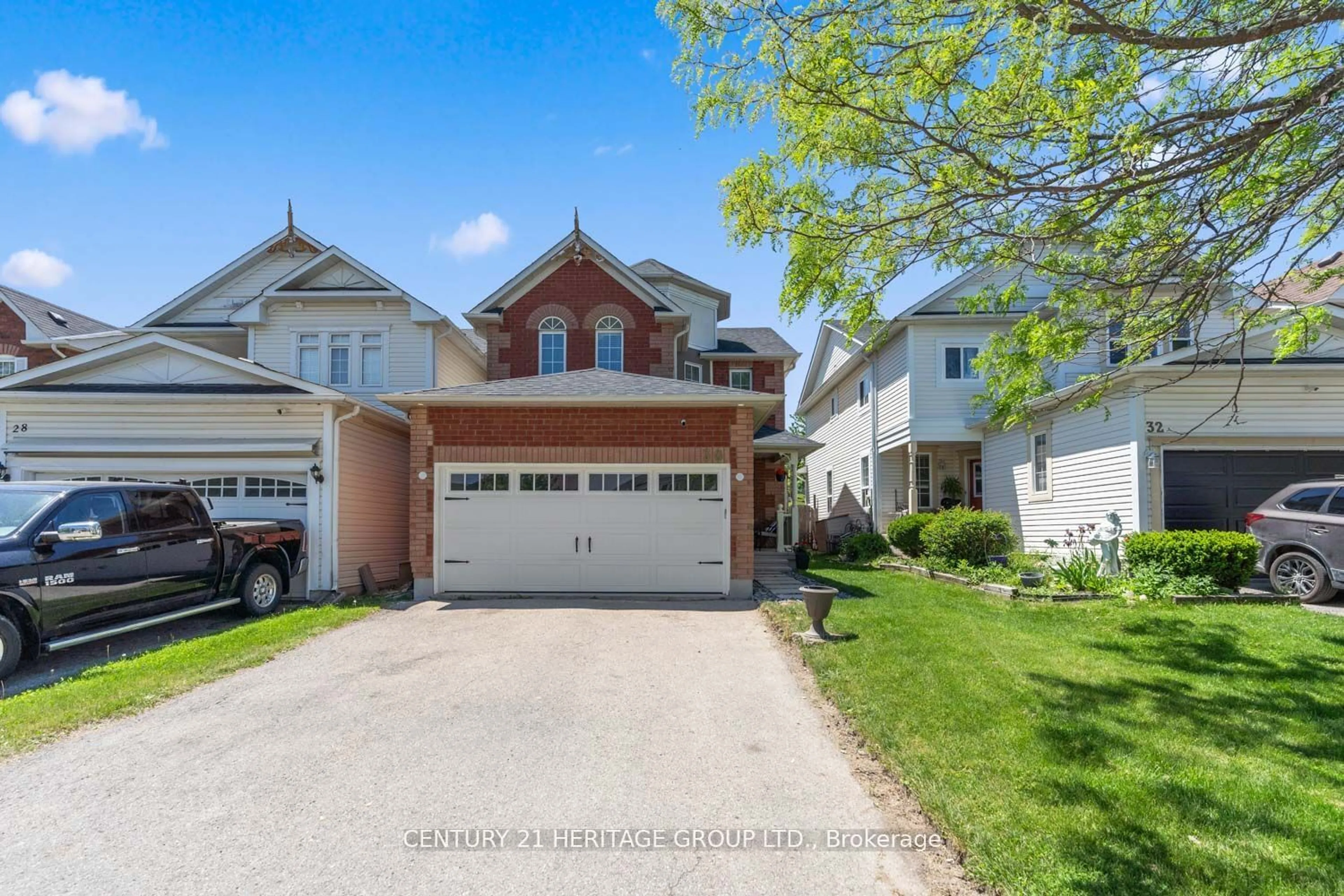 Frontside or backside of a home, the street view for 30 Gunning Cres, New Tecumseth Ontario L0G 1W0