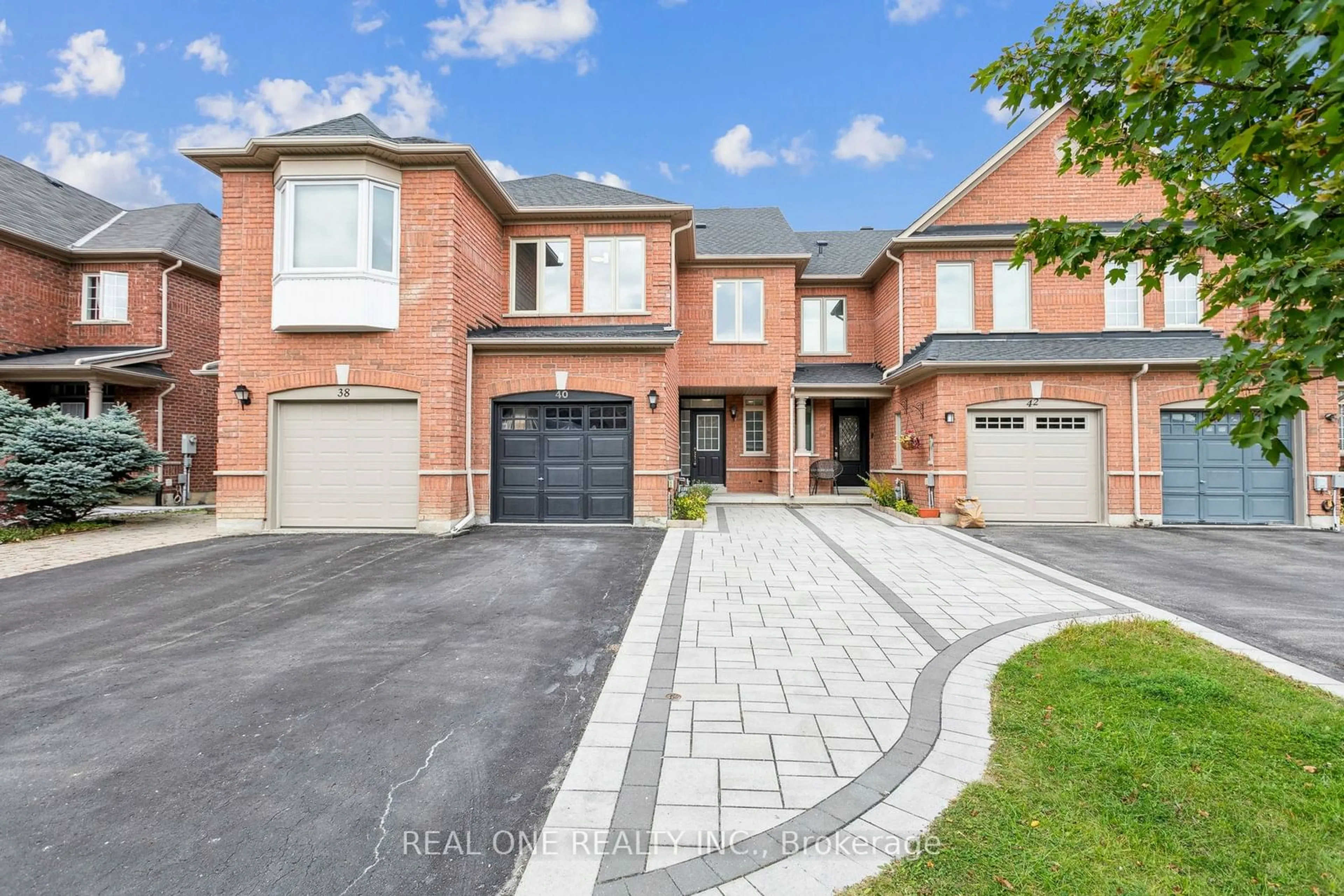 Home with brick exterior material for 40 Coco Ave, Richmond Hill Ontario L4S 2R5