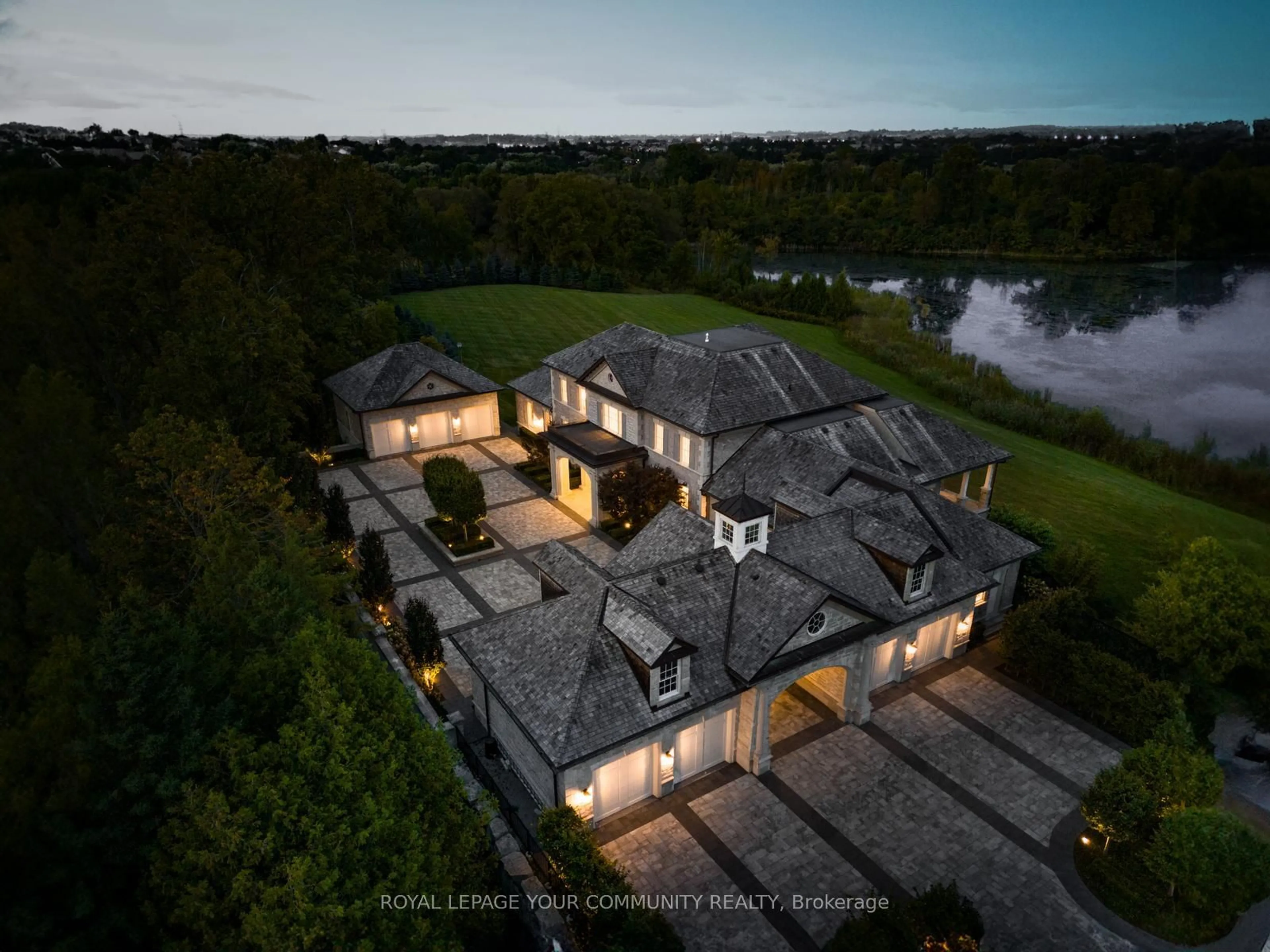 A pic from outside/outdoor area/front of a property/back of a property/a pic from drone, water/lake/river/ocean view for 130 St. John's Sdrd, Aurora Ontario L4G 0M6