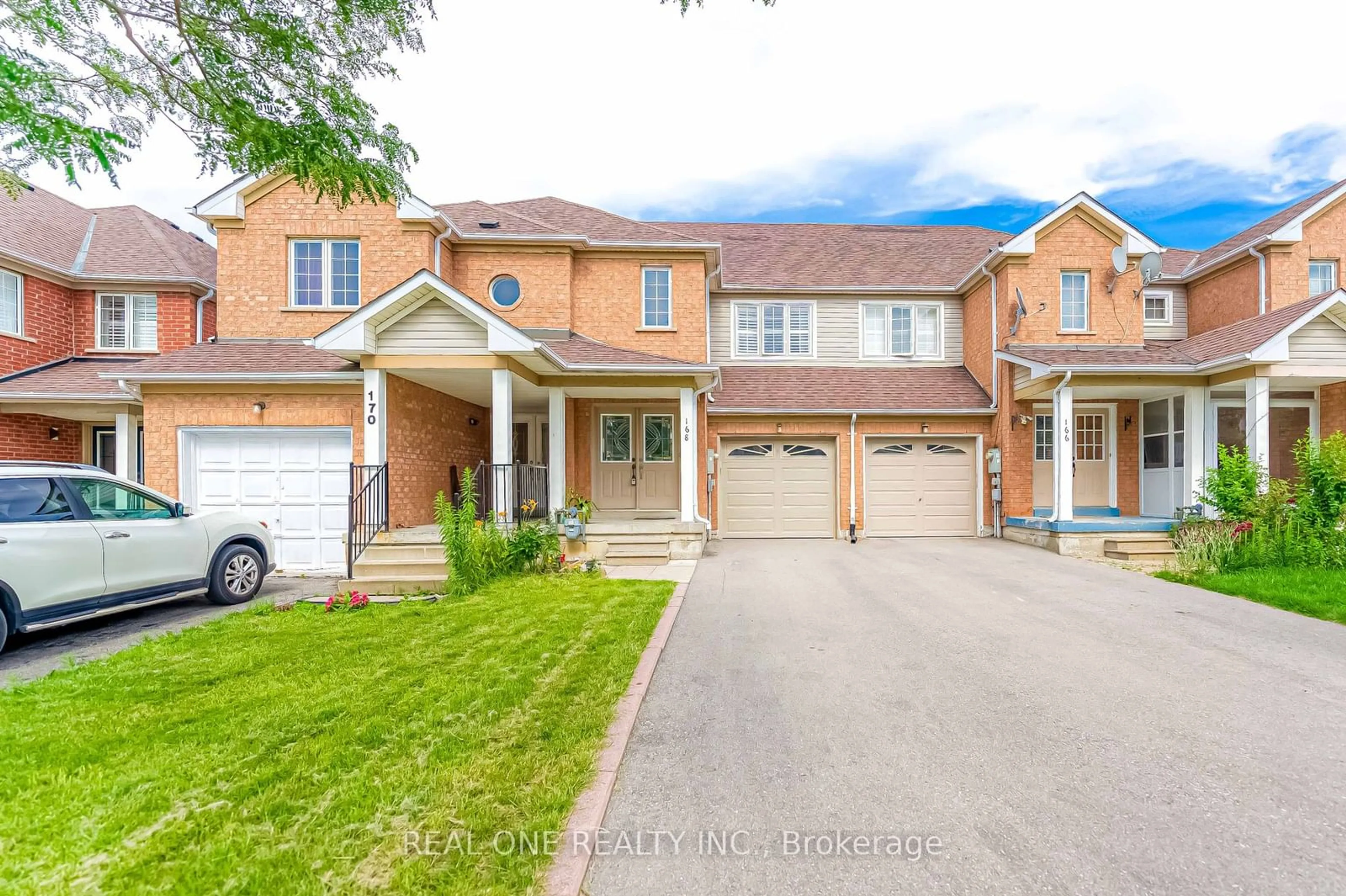 A pic from exterior of the house or condo, the street view for 168 Billingsley Cres, Markham Ontario L3S 4P3