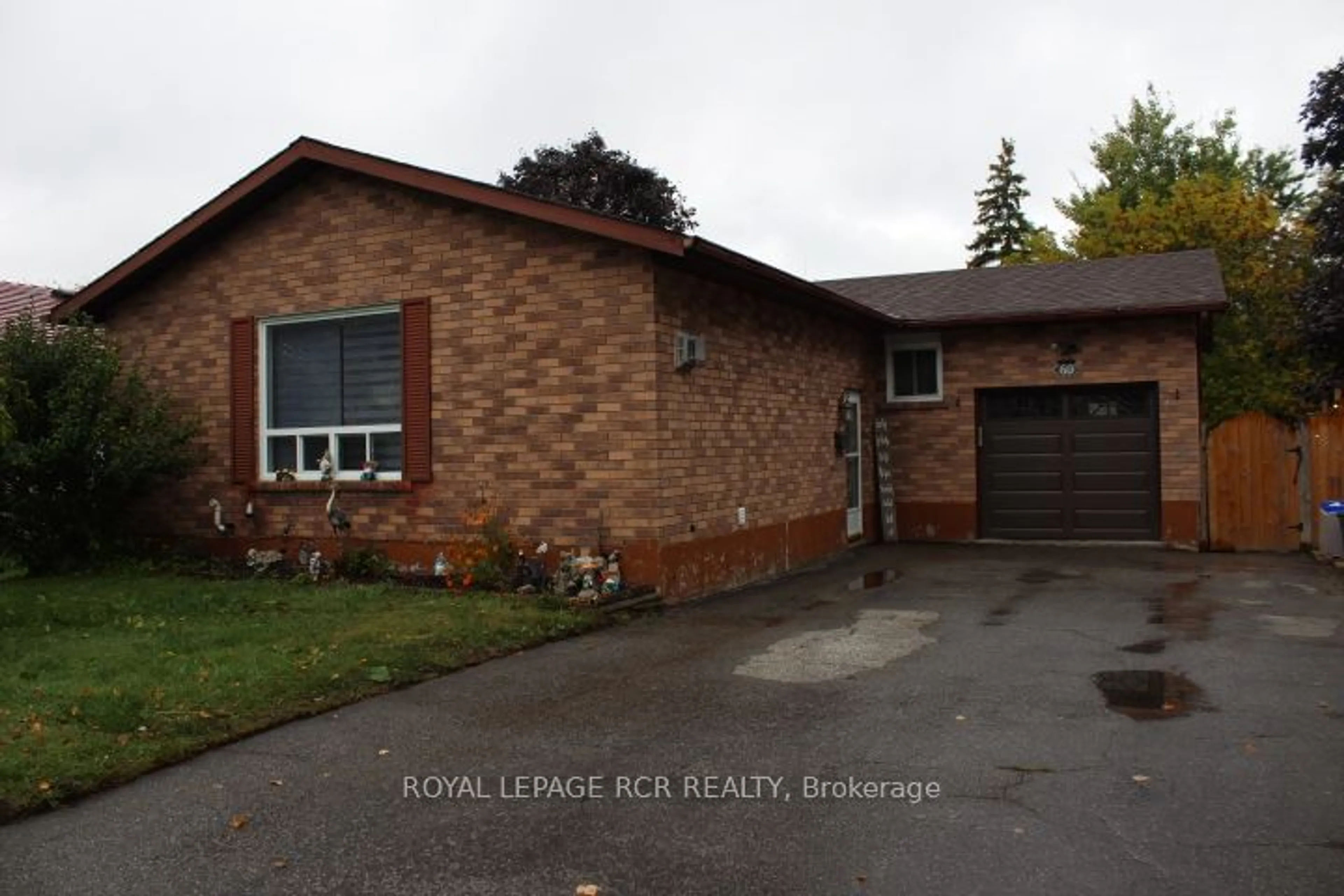 Frontside or backside of a home, cottage for 60 West St, Georgina Ontario L0E 1R0