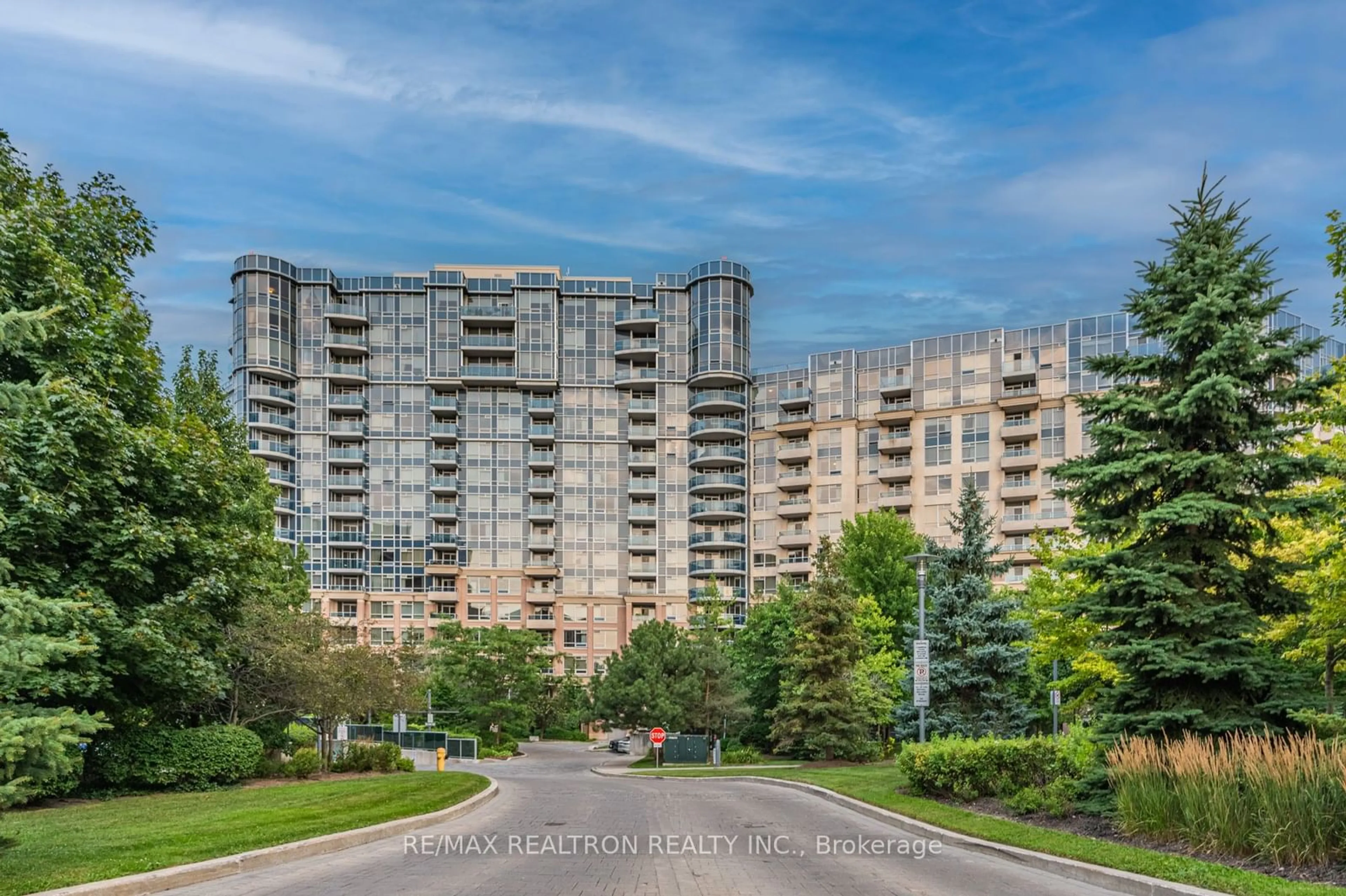 A pic from exterior of the house or condo, the front or back of building for 23 Cox Blvd #169, Markham Ontario L3R 4G1