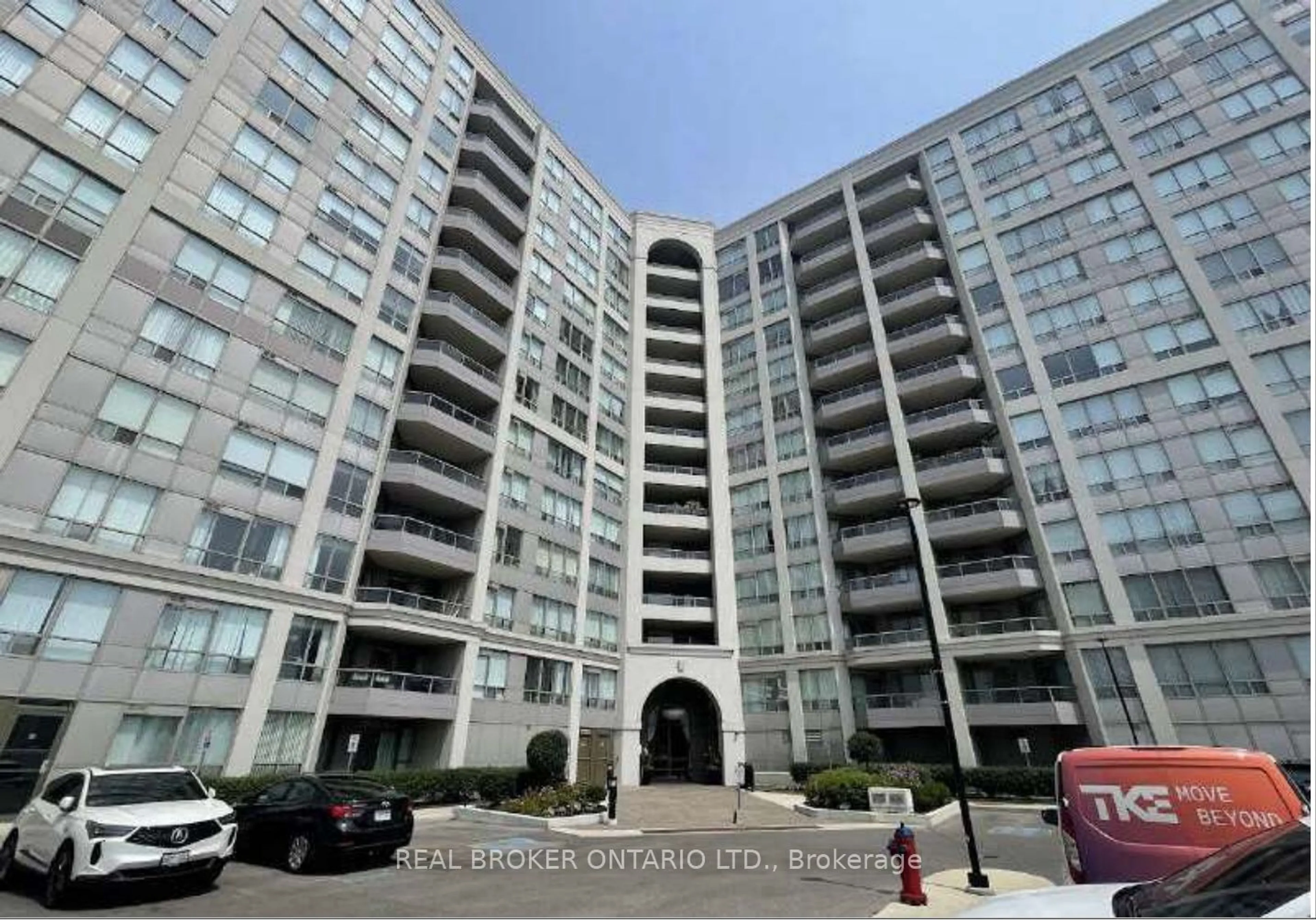 A pic from exterior of the house or condo for 9017 Leslie St #310, Richmond Hill Ontario L4B 4R8