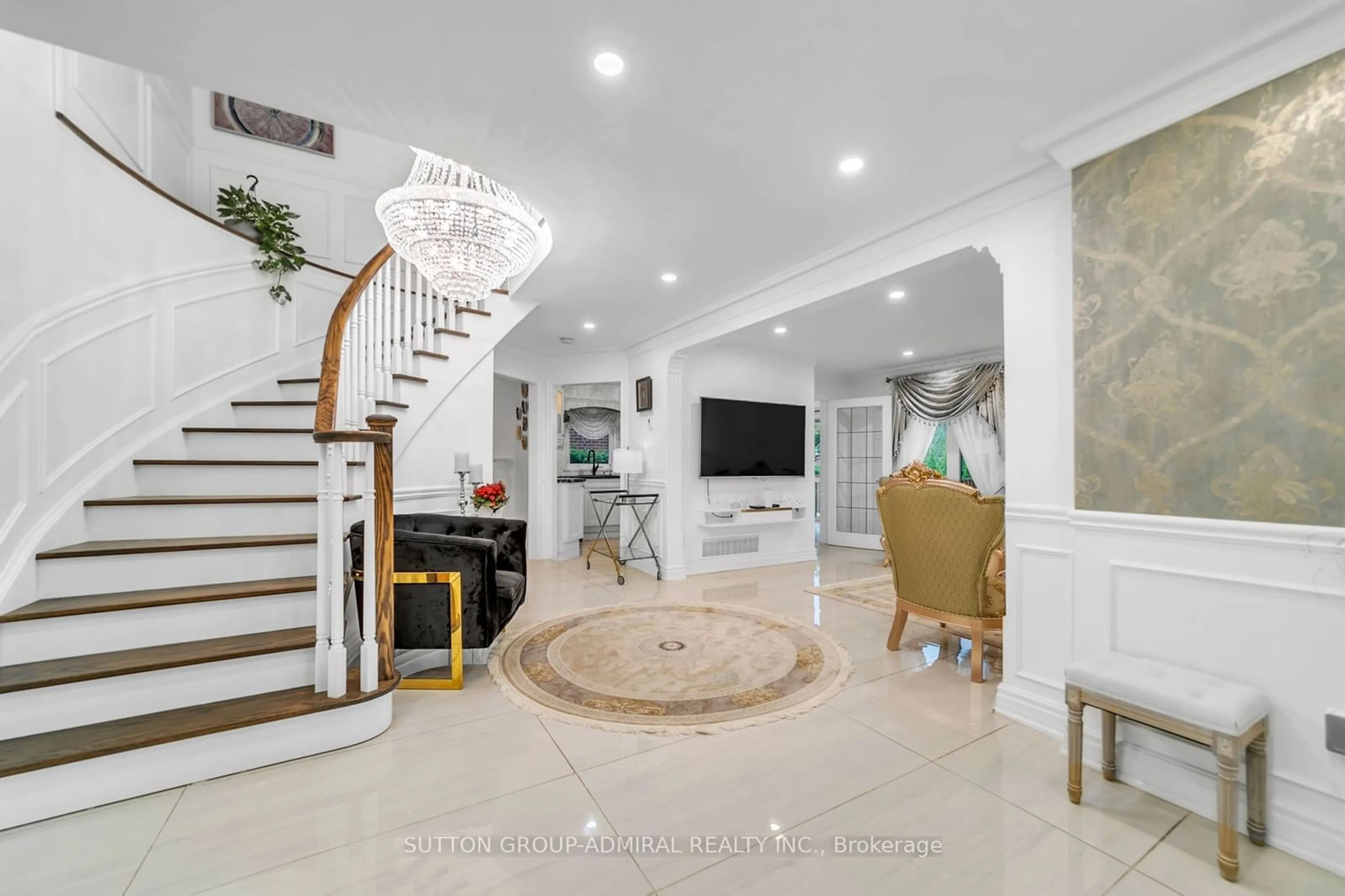 Indoor foyer for 133 Arten Ave, Richmond Hill Ontario L4C 9Y3