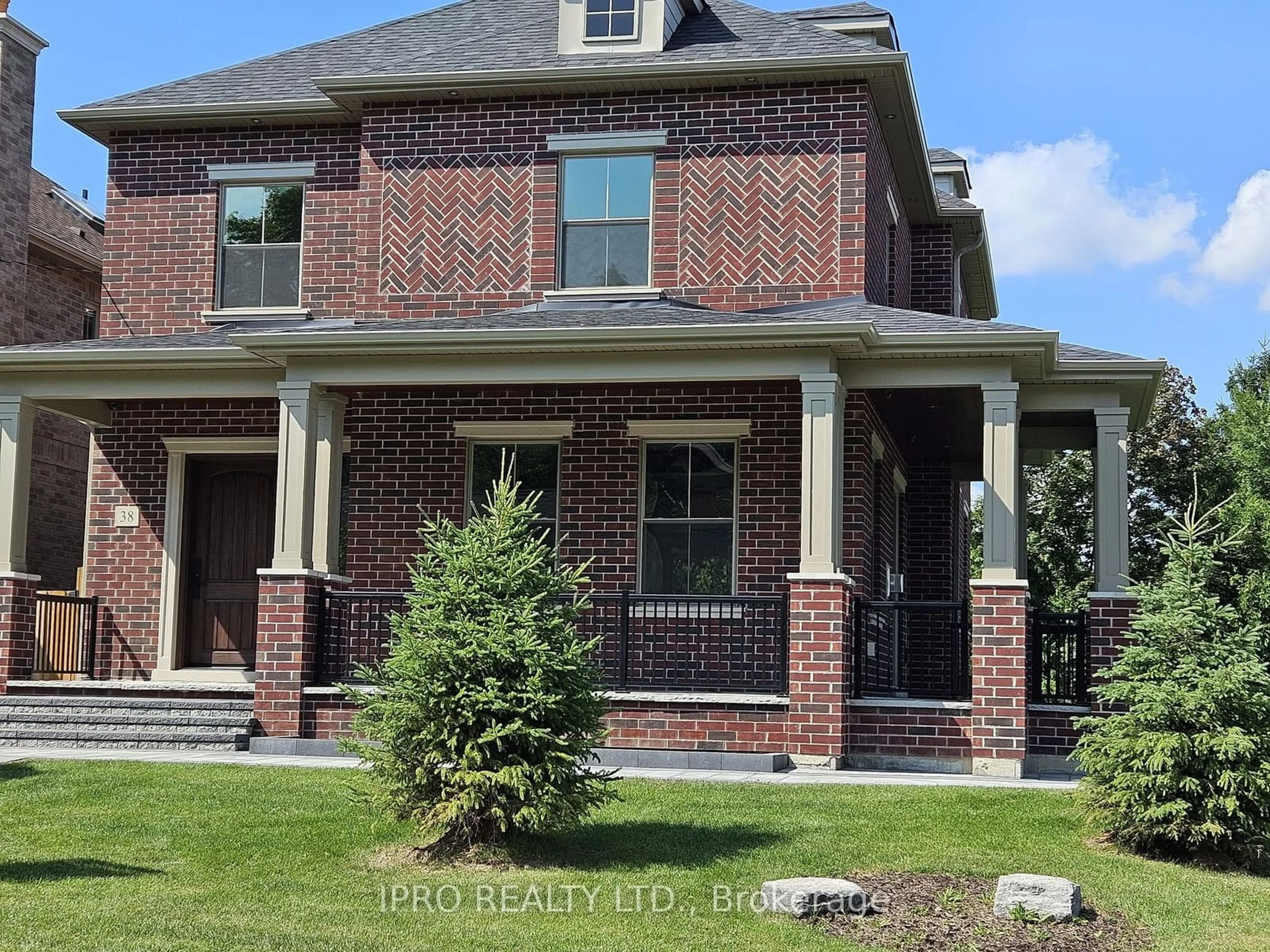 Home with brick exterior material for 38 Mark St, Aurora Ontario L4G 1L5