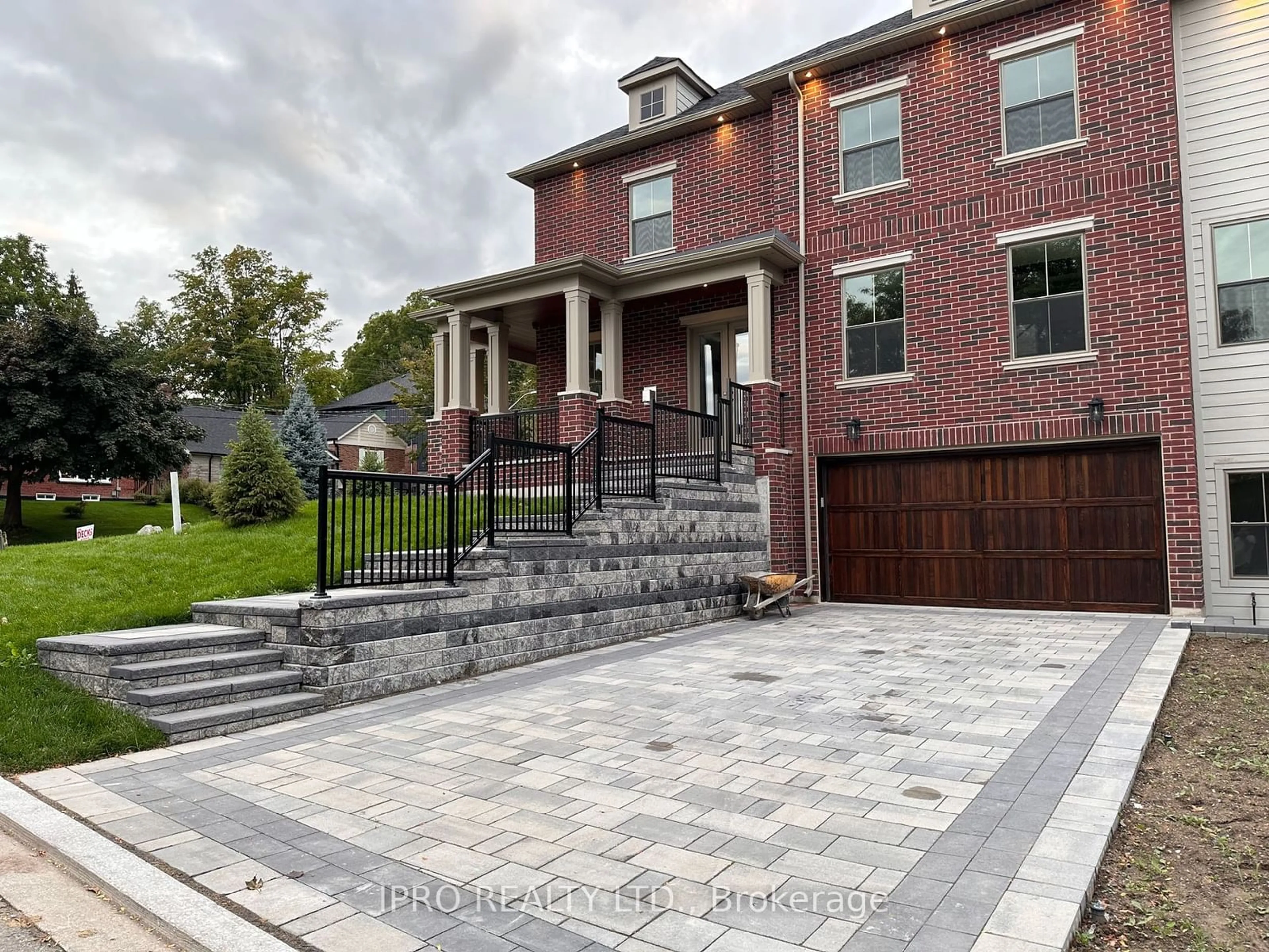 Home with brick exterior material for 38 Mark St, Aurora Ontario L4G 1L5