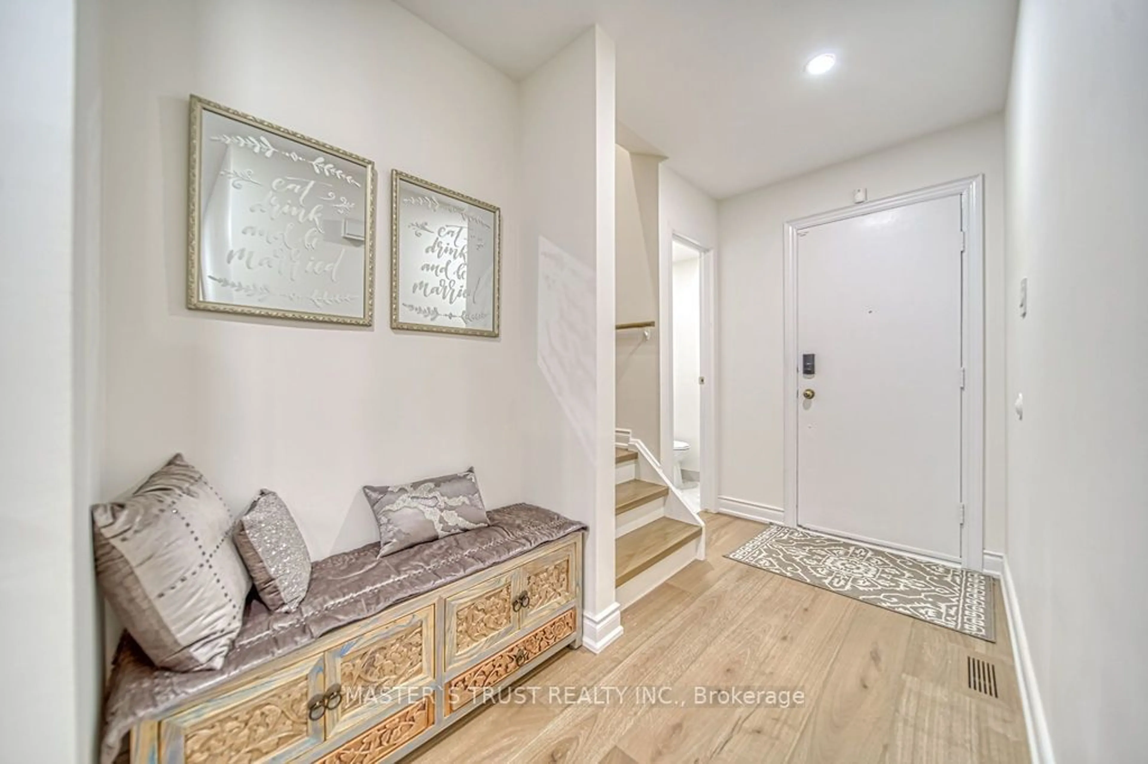 Indoor entryway for 57 Ashglen Way, Markham Ontario L3R 3A6